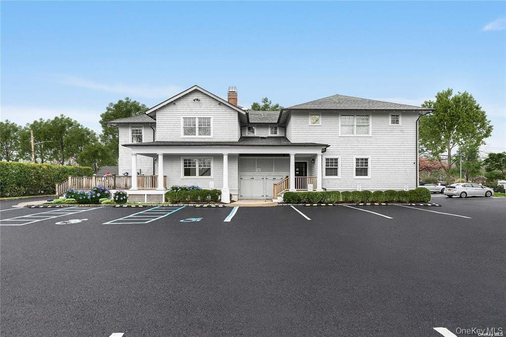 201 Montauk Highway, Westhampton Beach, NY 11978