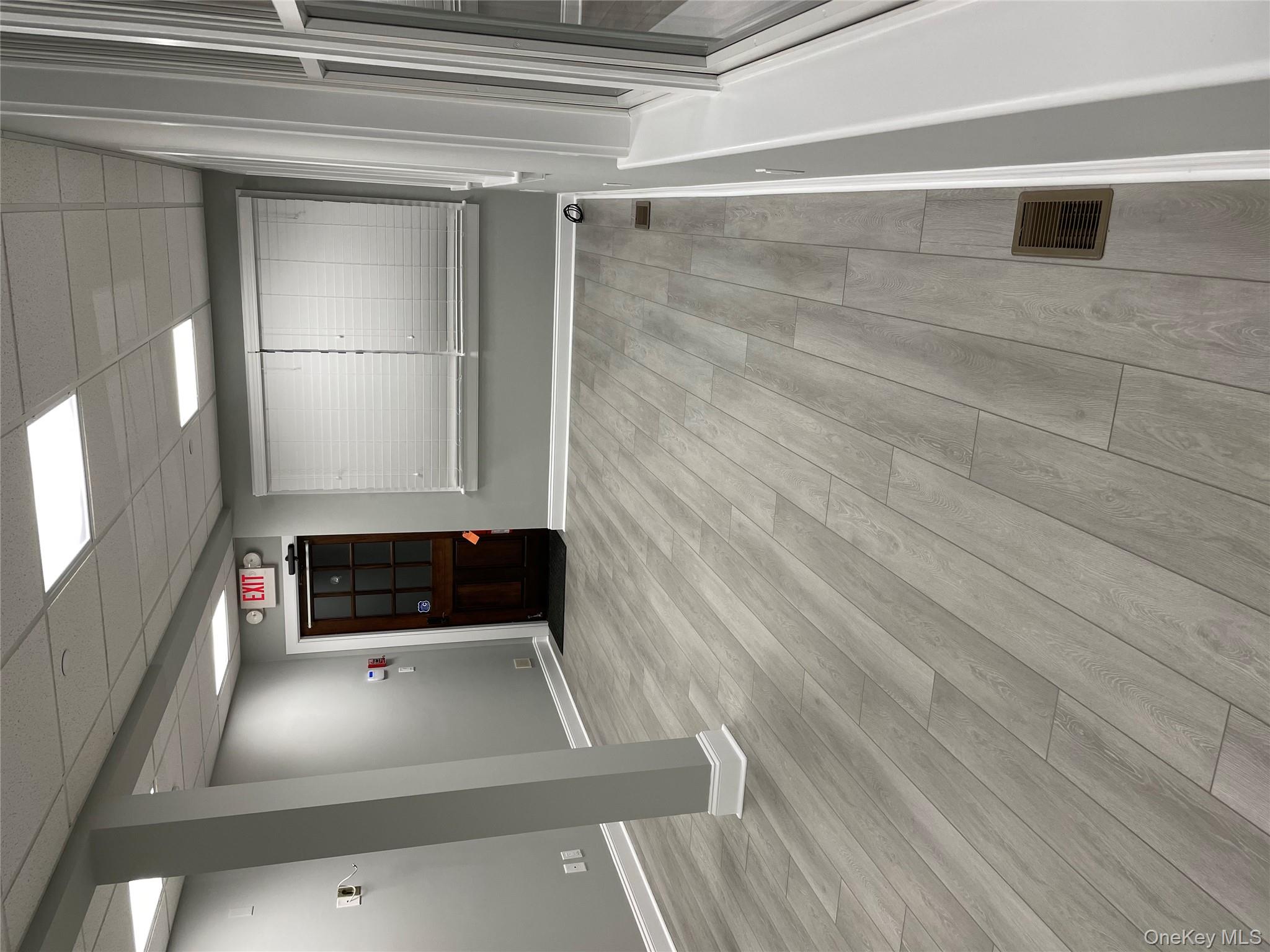 201 Montauk Highway, Westhampton Beach, NY 11978