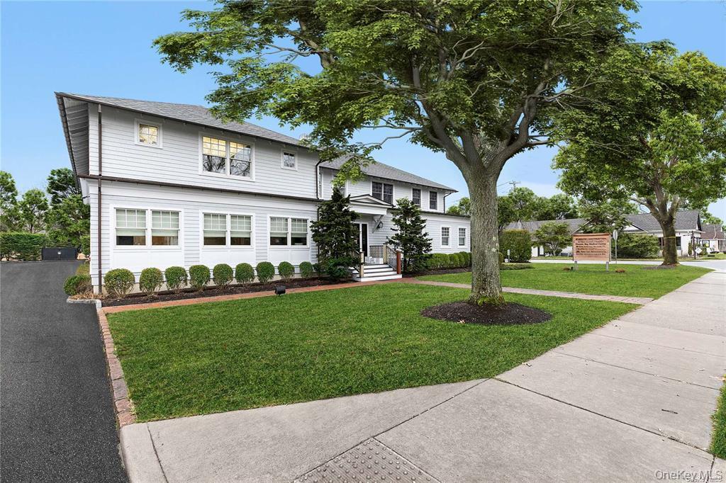 201 Montauk Highway, Westhampton Beach, NY 11978