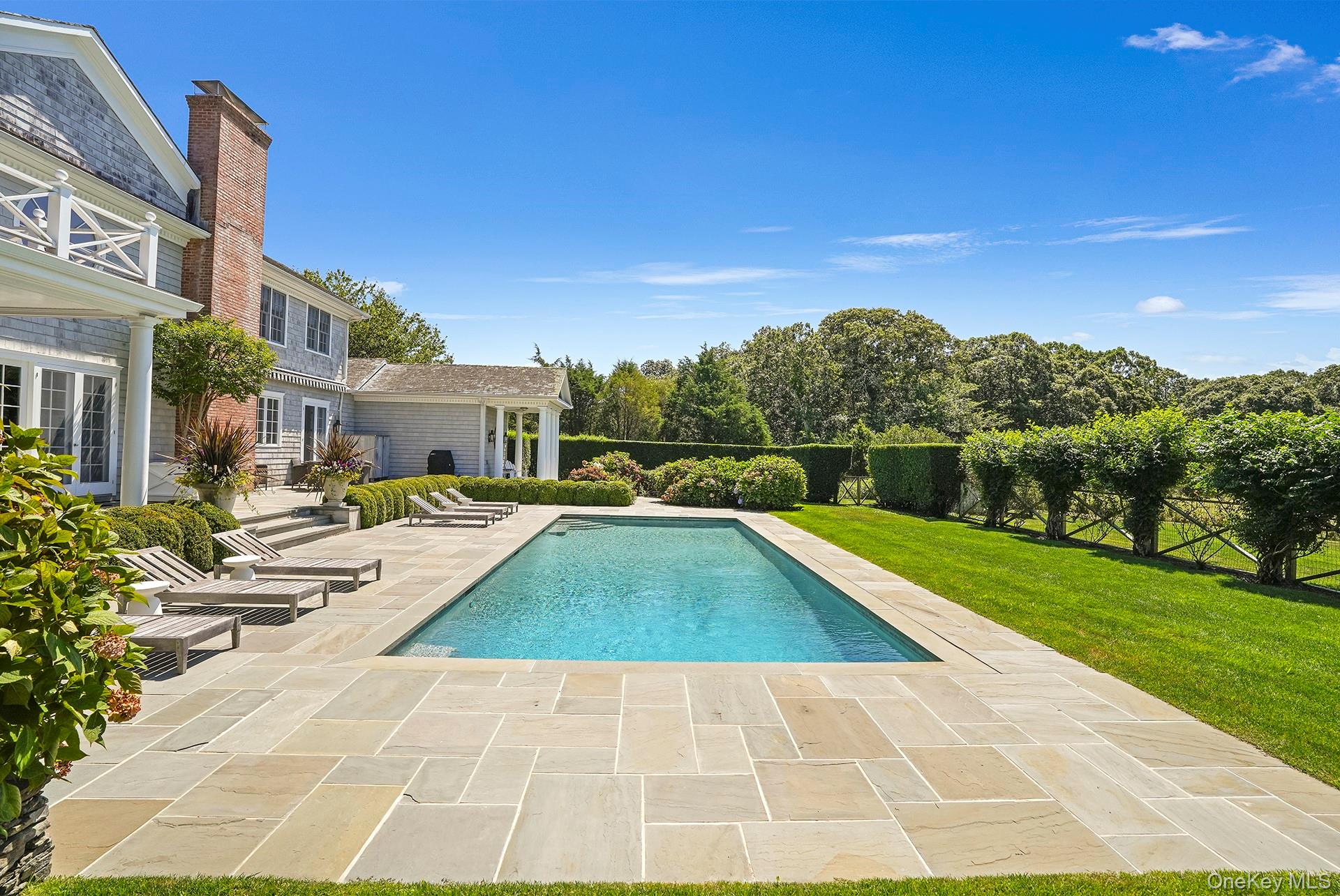 10 Horse Meadow Lane, East Hampton, NY 11937