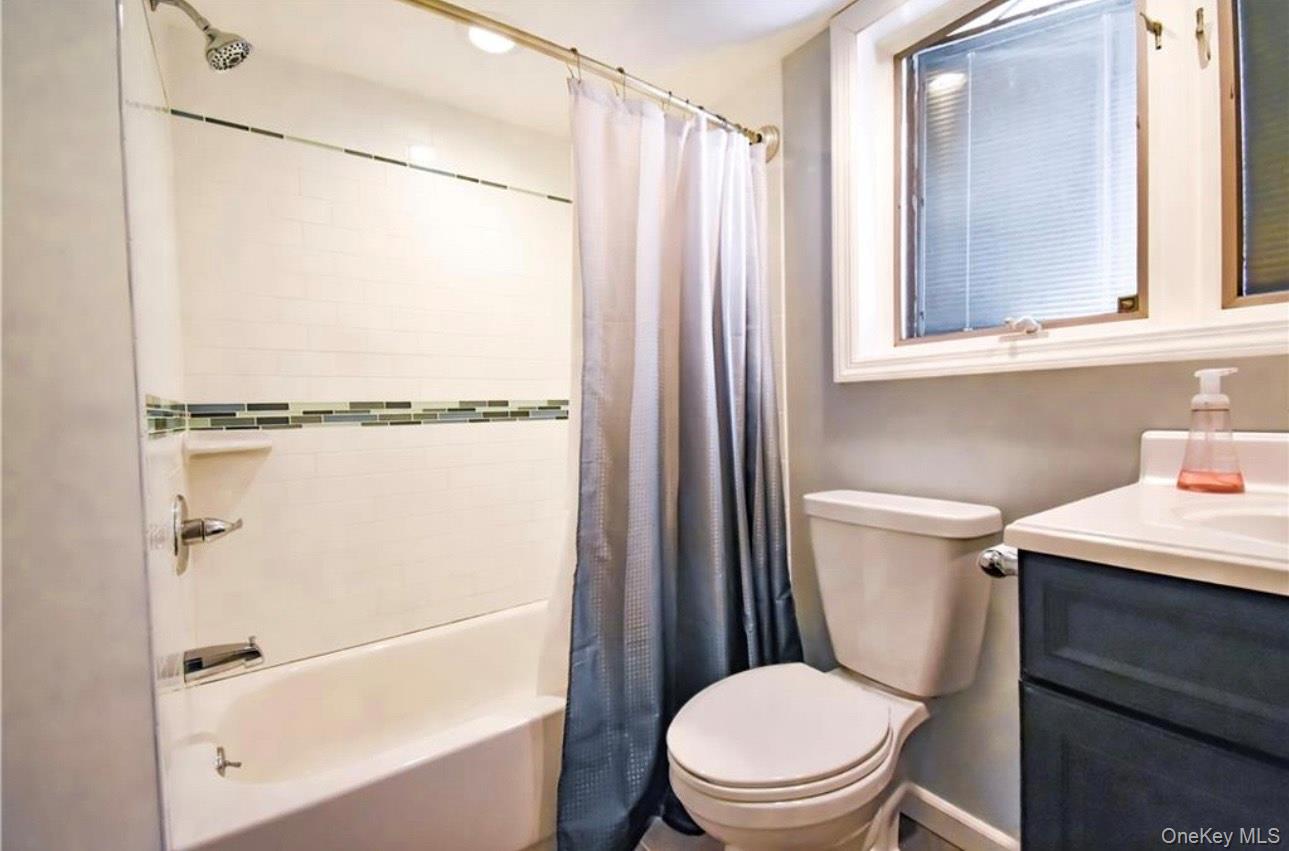 85 Grand Avenue, Pearl River, NY 10965