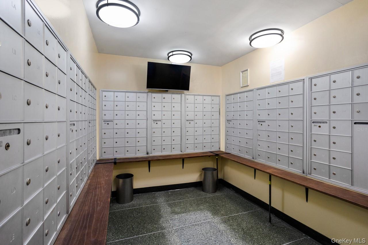 61-25 97th Street # 15F, Rego Park, NY 11374