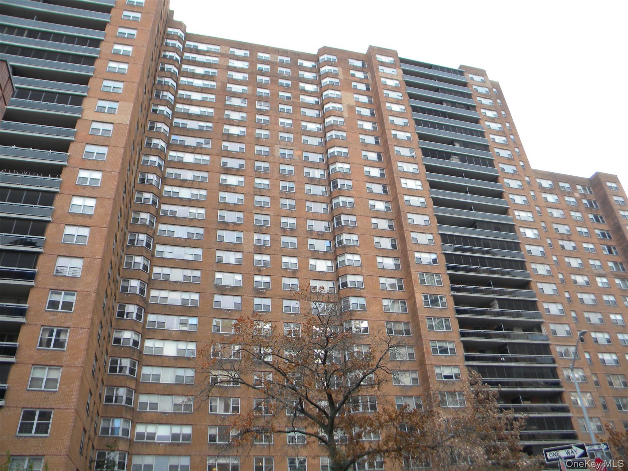 70-25 Yellowstone Boulevard # 17Q, Forest Hills, NY 11375