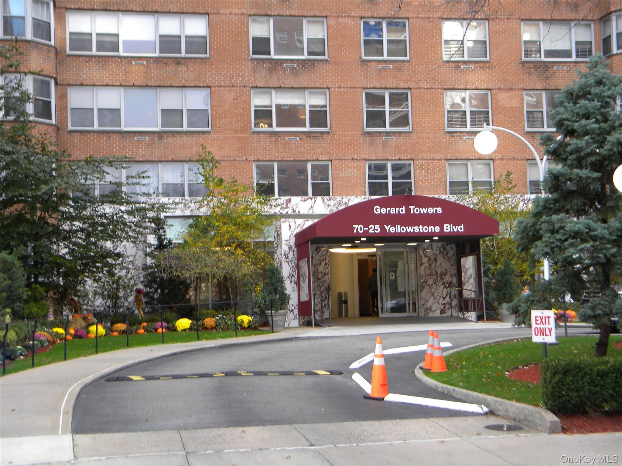 70-25 Yellowstone Boulevard # 17Q, Forest Hills, NY 11375