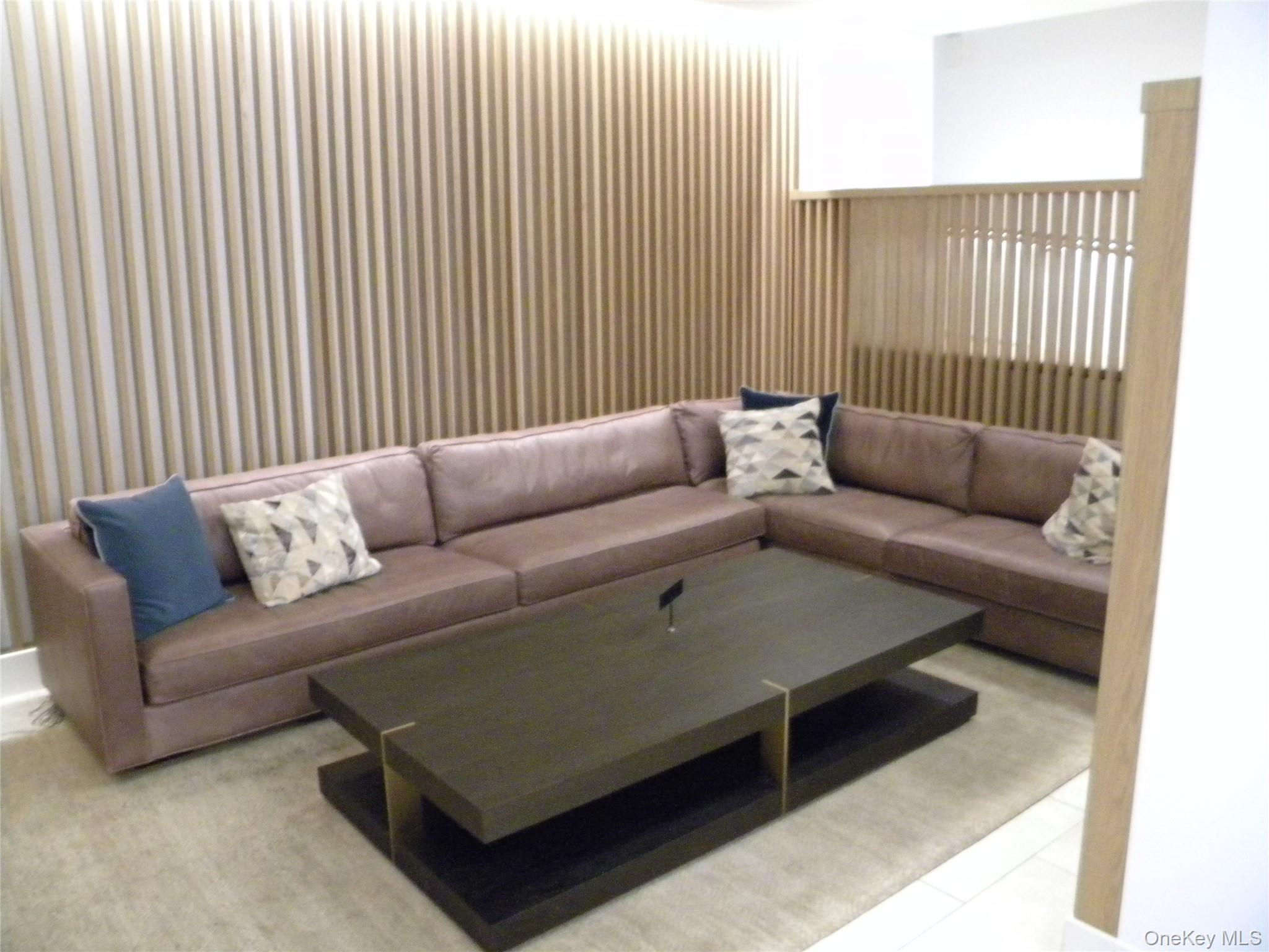 70-25 Yellowstone Boulevard # 17Q, Forest Hills, NY 11375