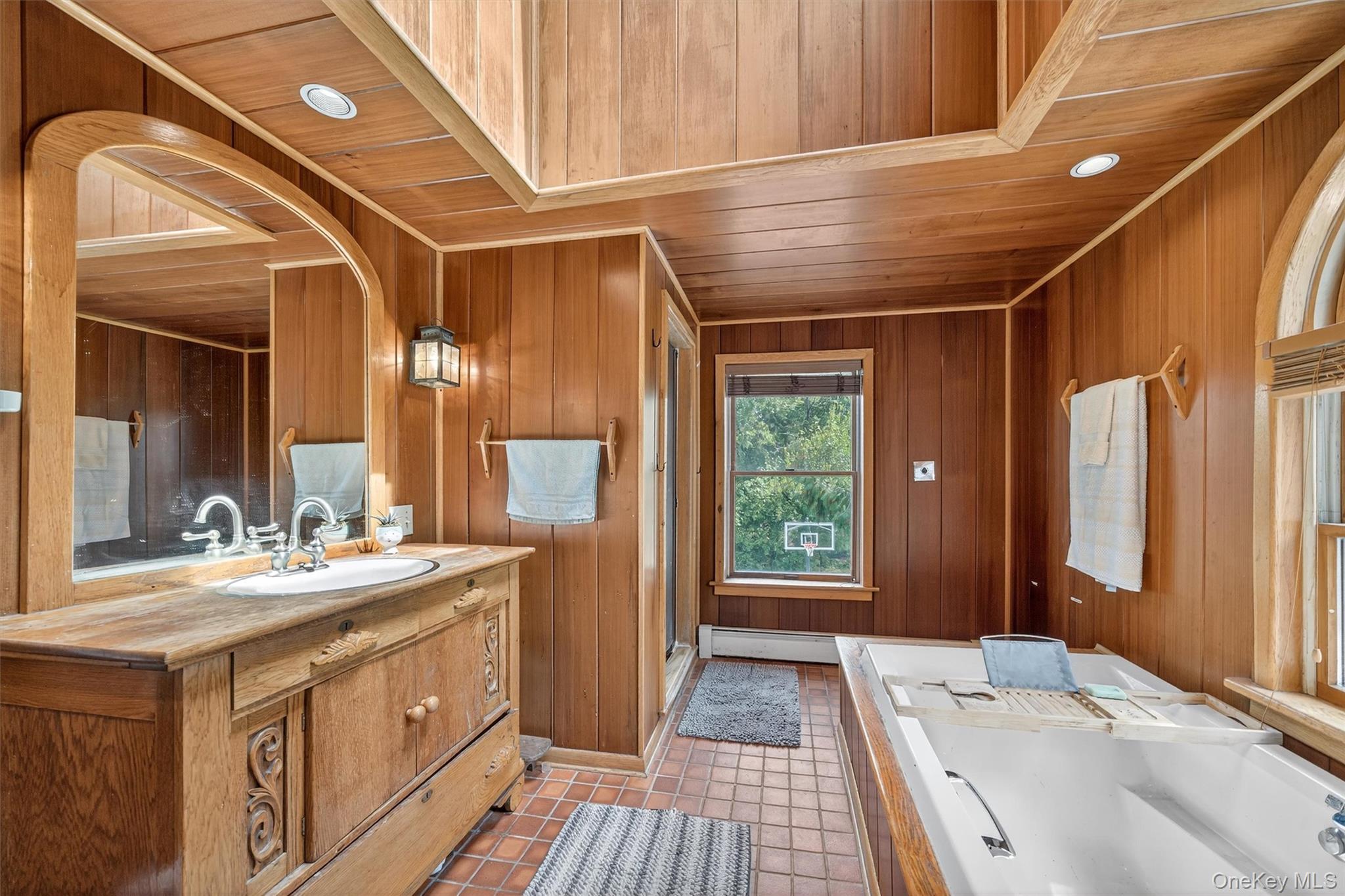 252 Round Hill Road, Florida, NY 10921