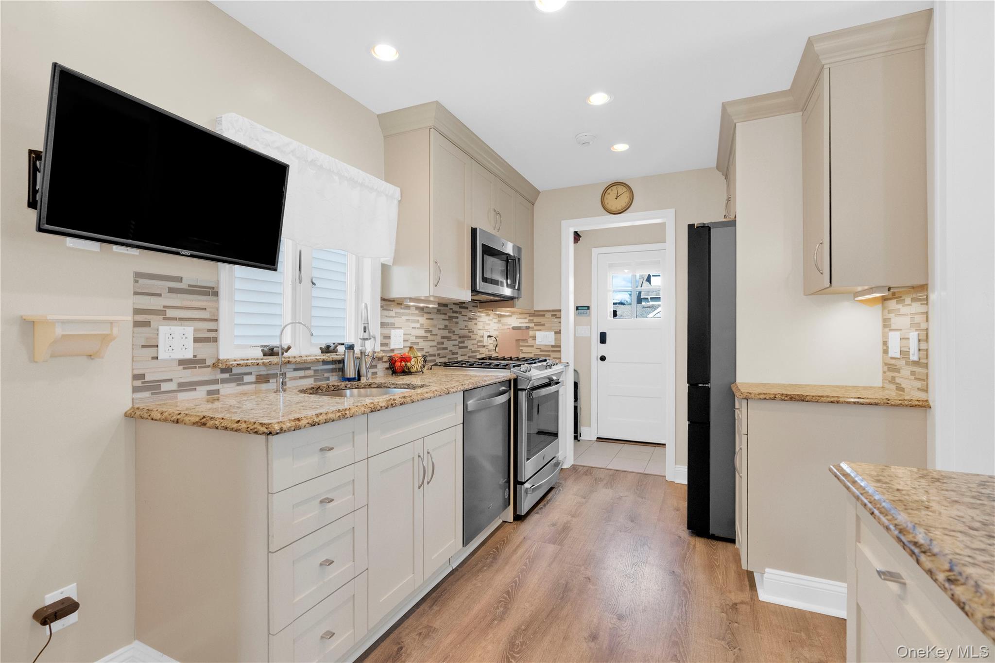 33 Pratt Street, New Rochelle, NY 10801