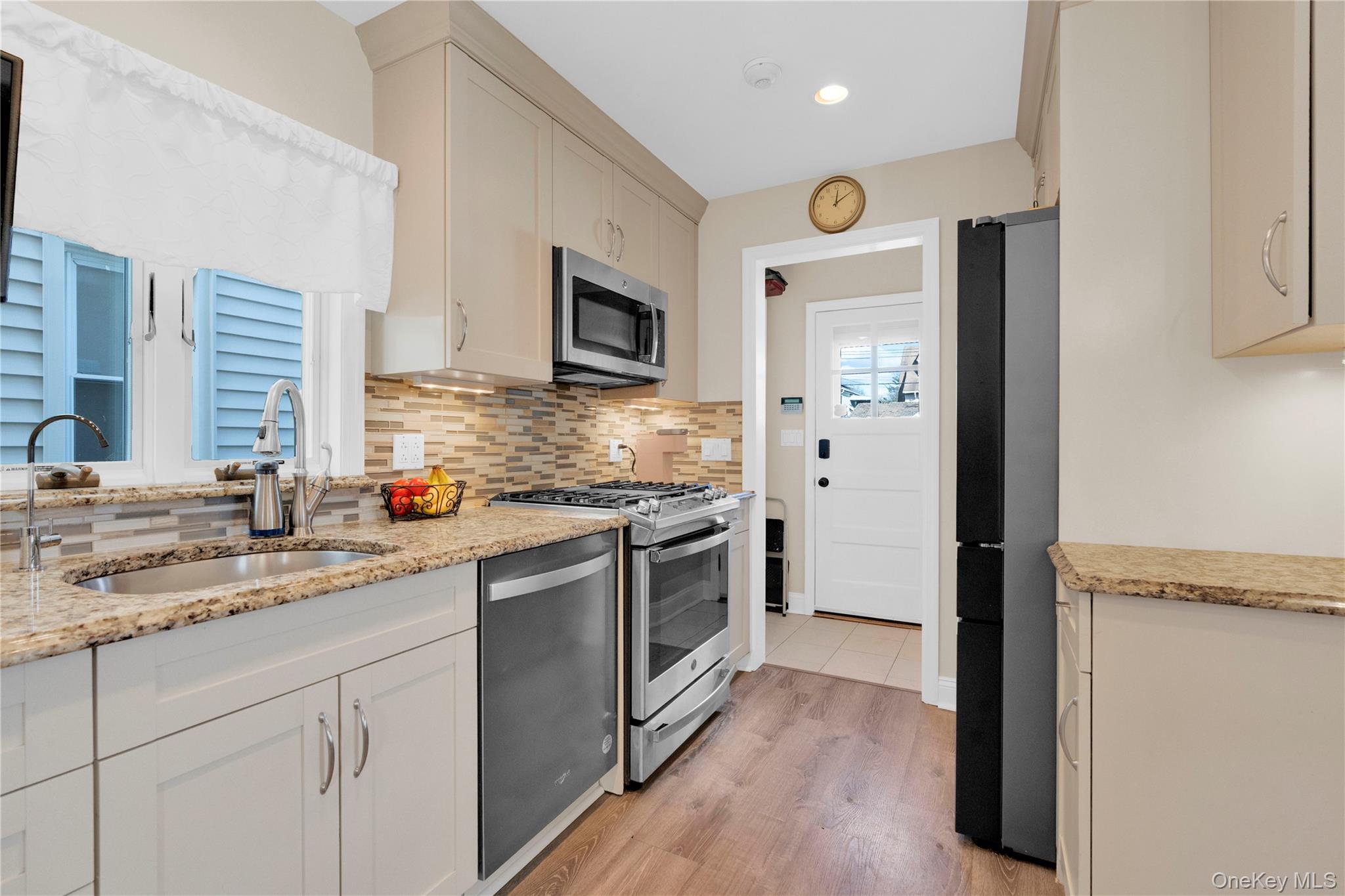 33 Pratt Street, New Rochelle, NY 10801