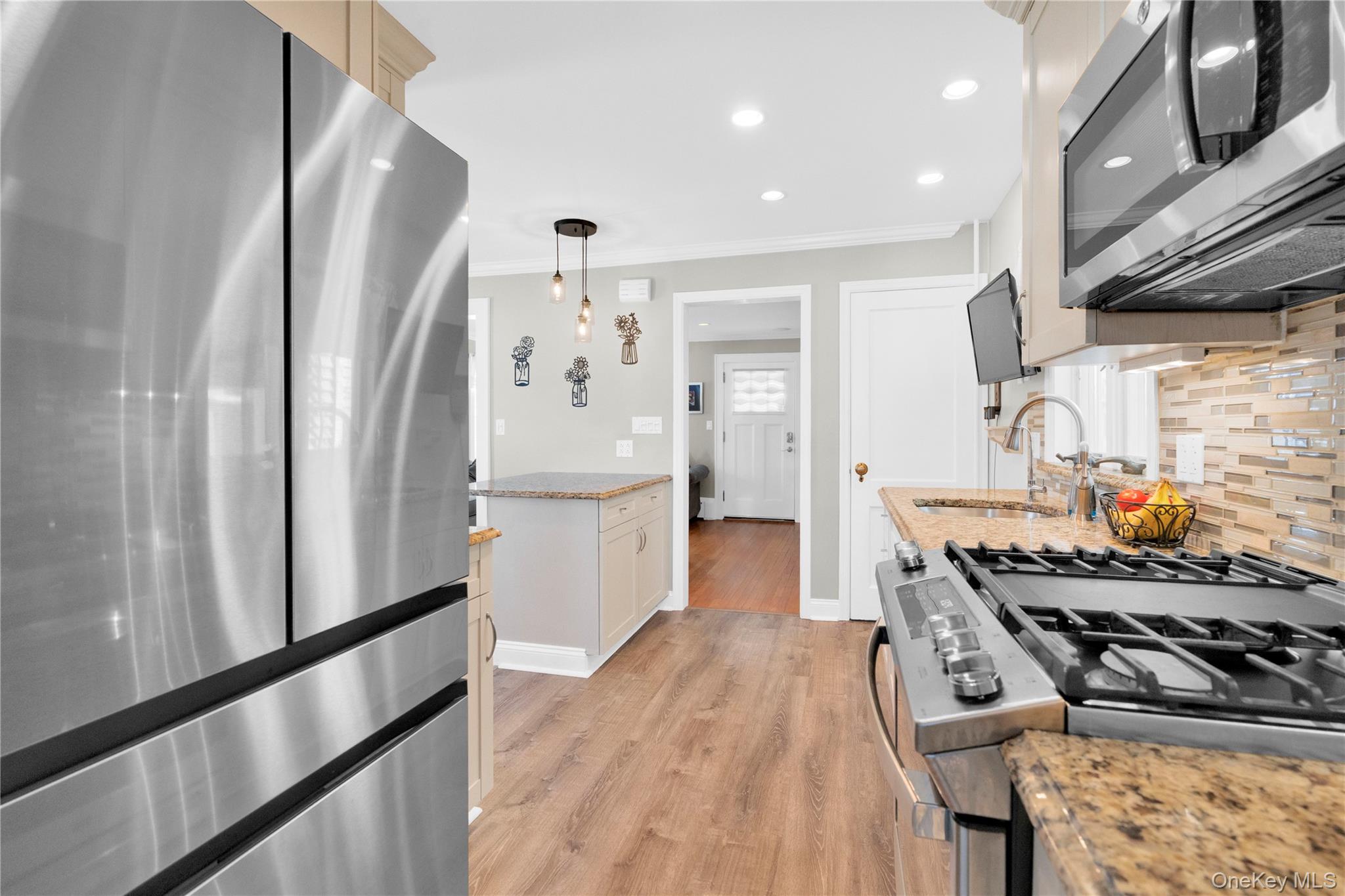 33 Pratt Street, New Rochelle, NY 10801