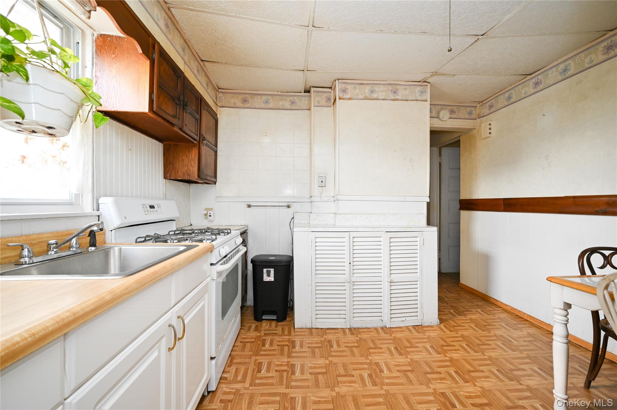 84-23 90 Street, Woodhaven, NY 11421