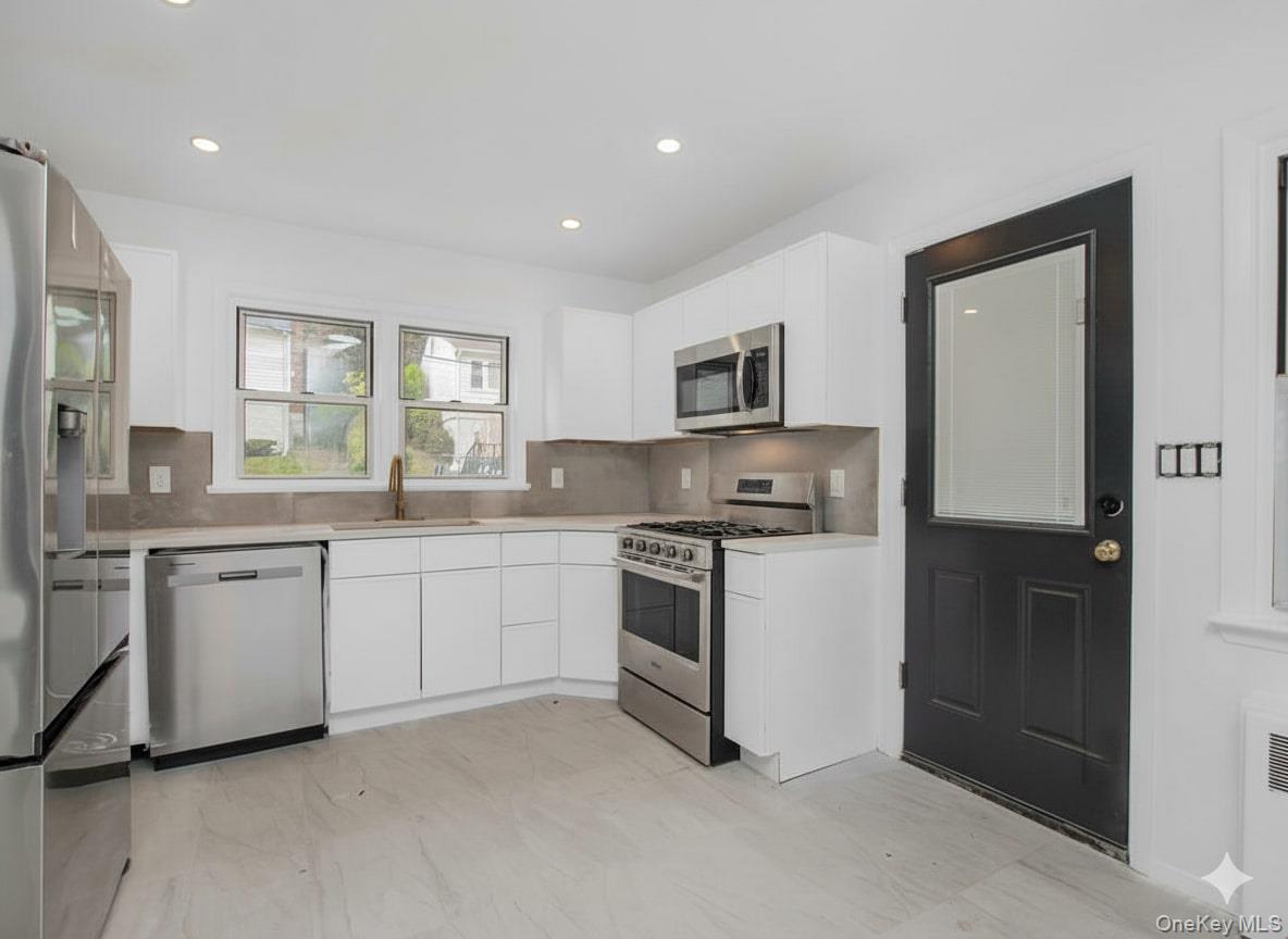 25 Linn ( aka 183 Putnam Avenue) Place, Yonkers, NY 10705