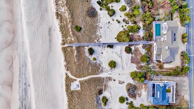 605 Dune Road, Westhampton, NY 11977