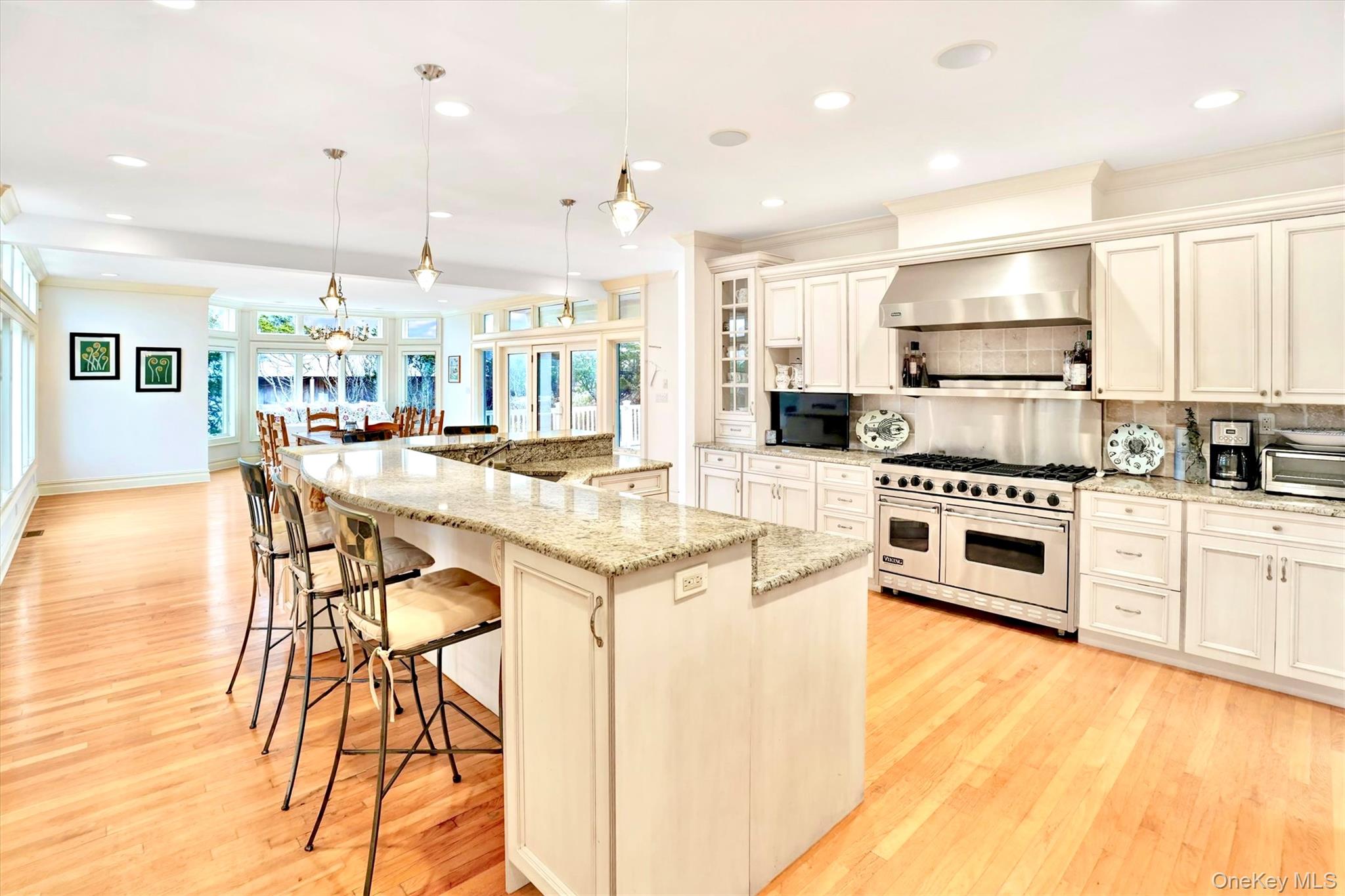 605 Dune Road, Westhampton, NY 11977