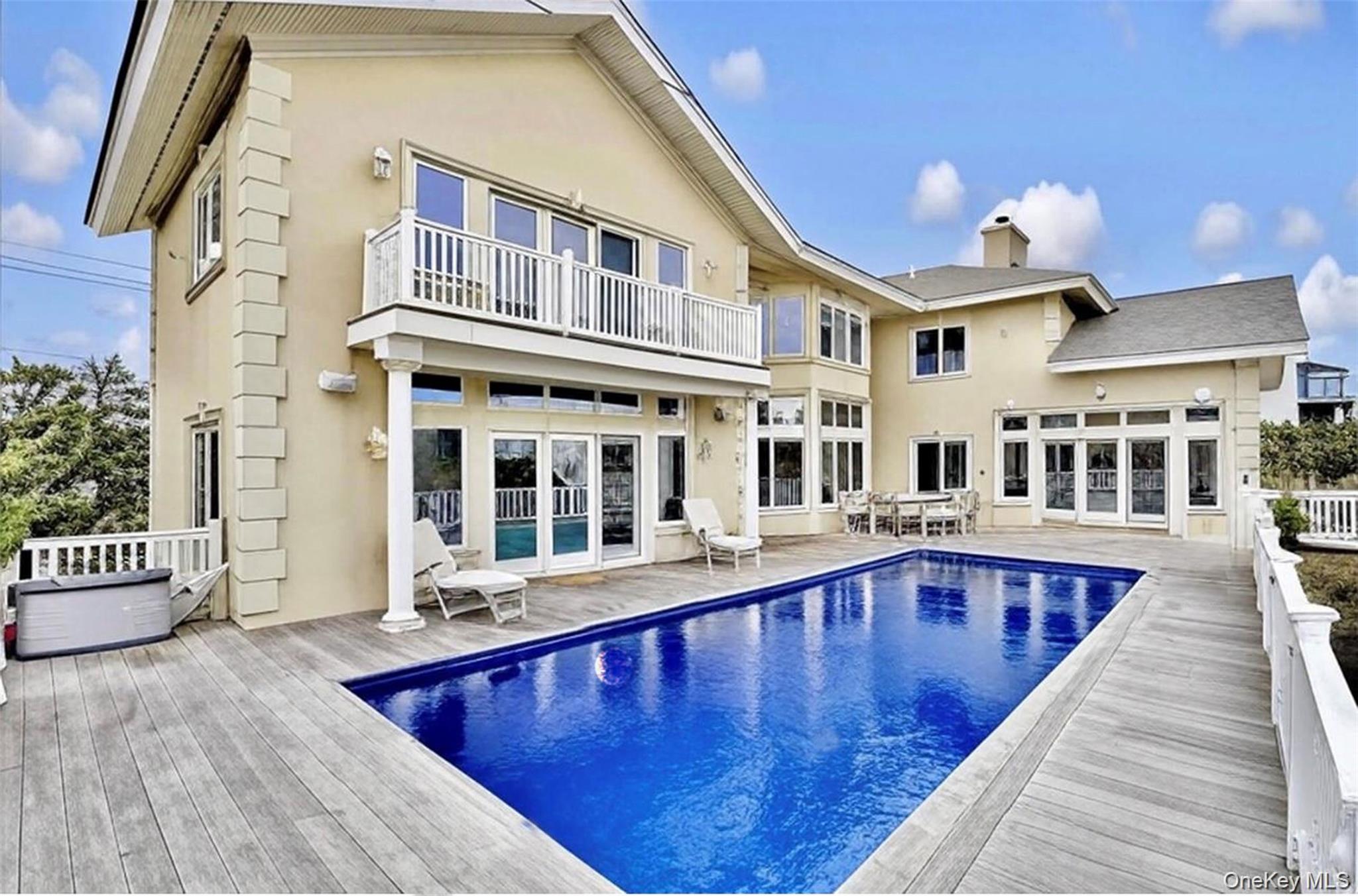 605 Dune Road, Westhampton, NY 11977