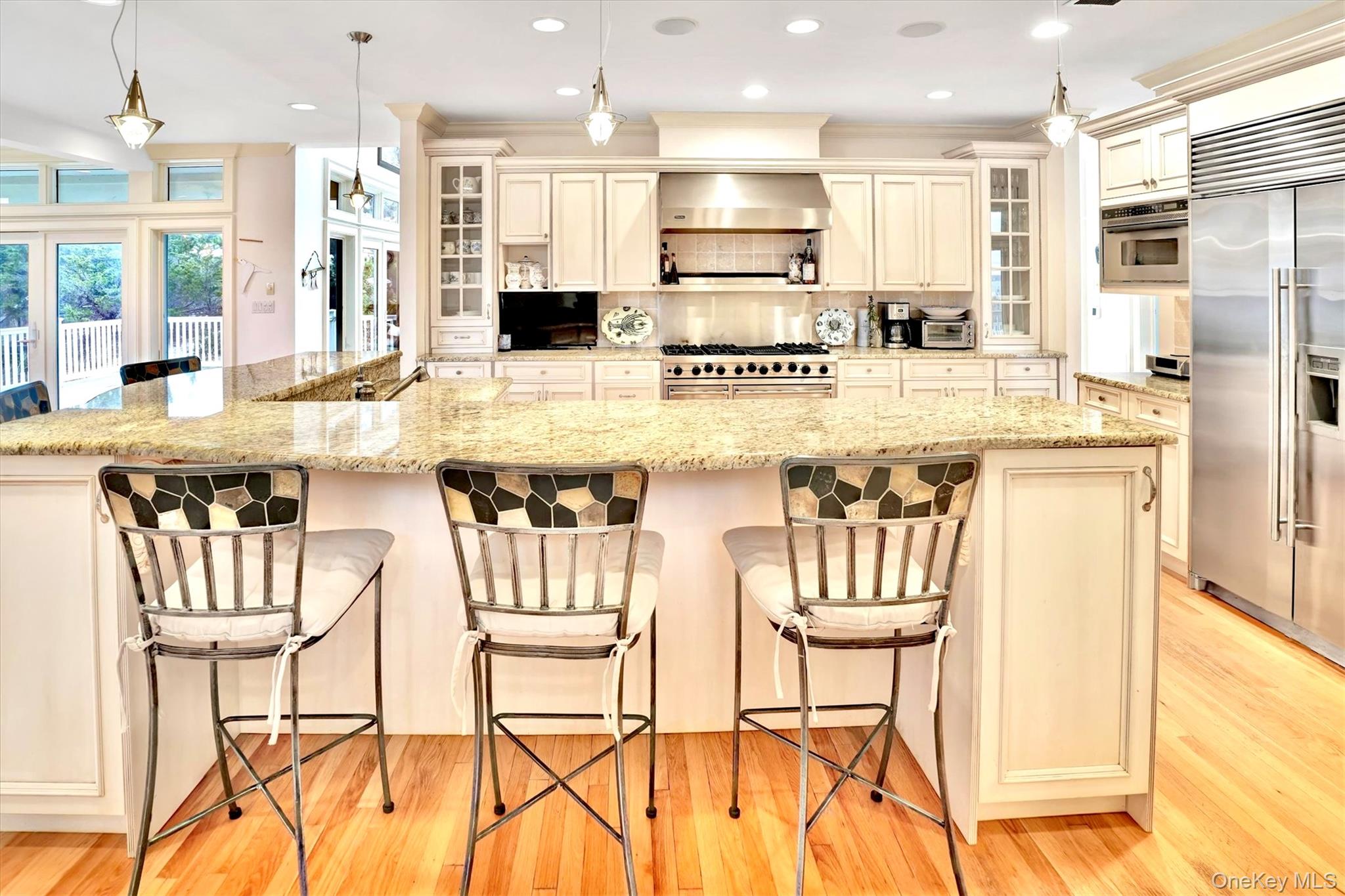 605 Dune Road, Westhampton, NY 11977