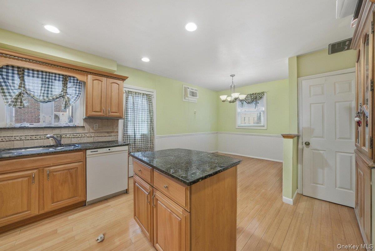 11 Woodbine Street, Yonkers, NY 10704