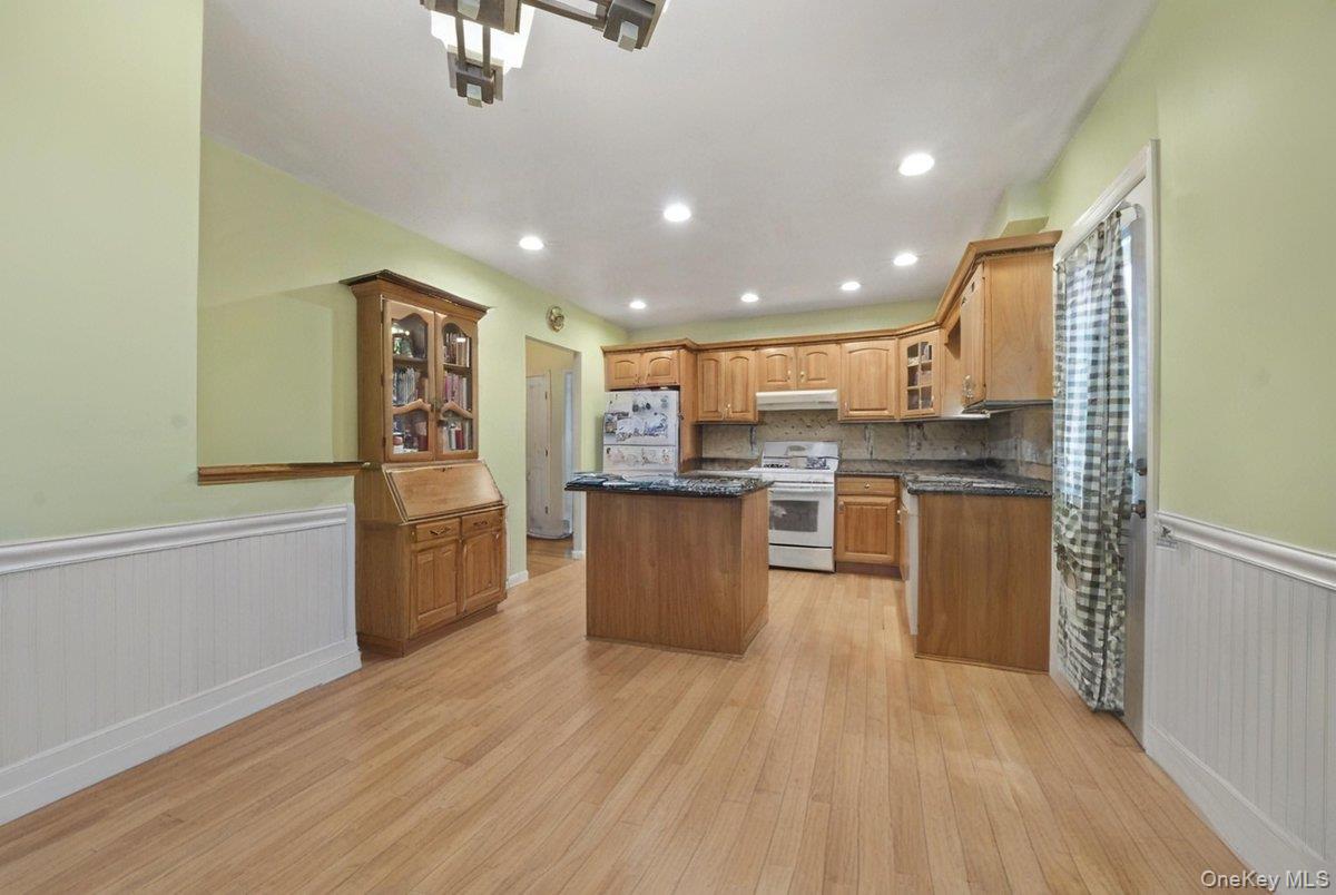 11 Woodbine Street, Yonkers, NY 10704