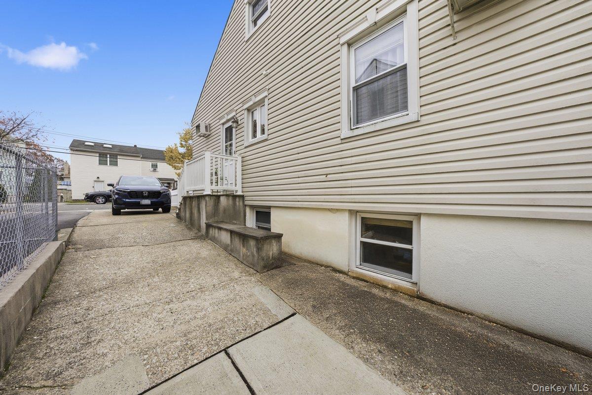 11 Woodbine Street, Yonkers, NY 10704