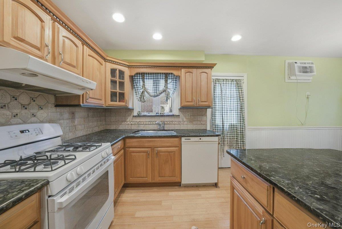 11 Woodbine Street, Yonkers, NY 10704