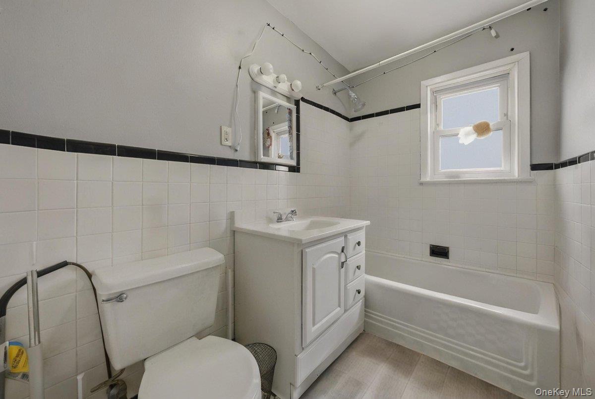 11 Woodbine Street, Yonkers, NY 10704