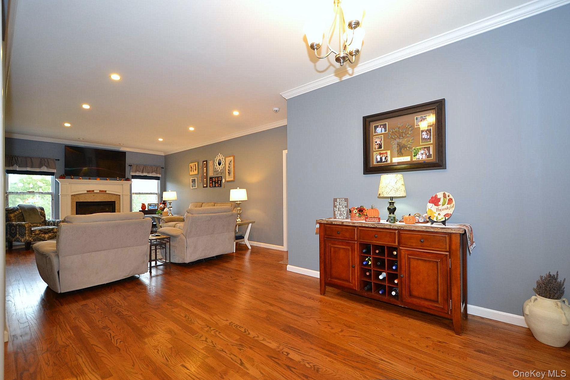 11 Macintosh, Selden, NY 11784