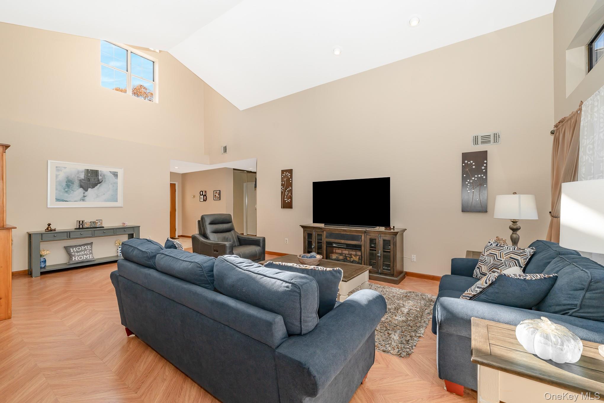 19 Saddlebrook Court, Middle Island, NY 11953