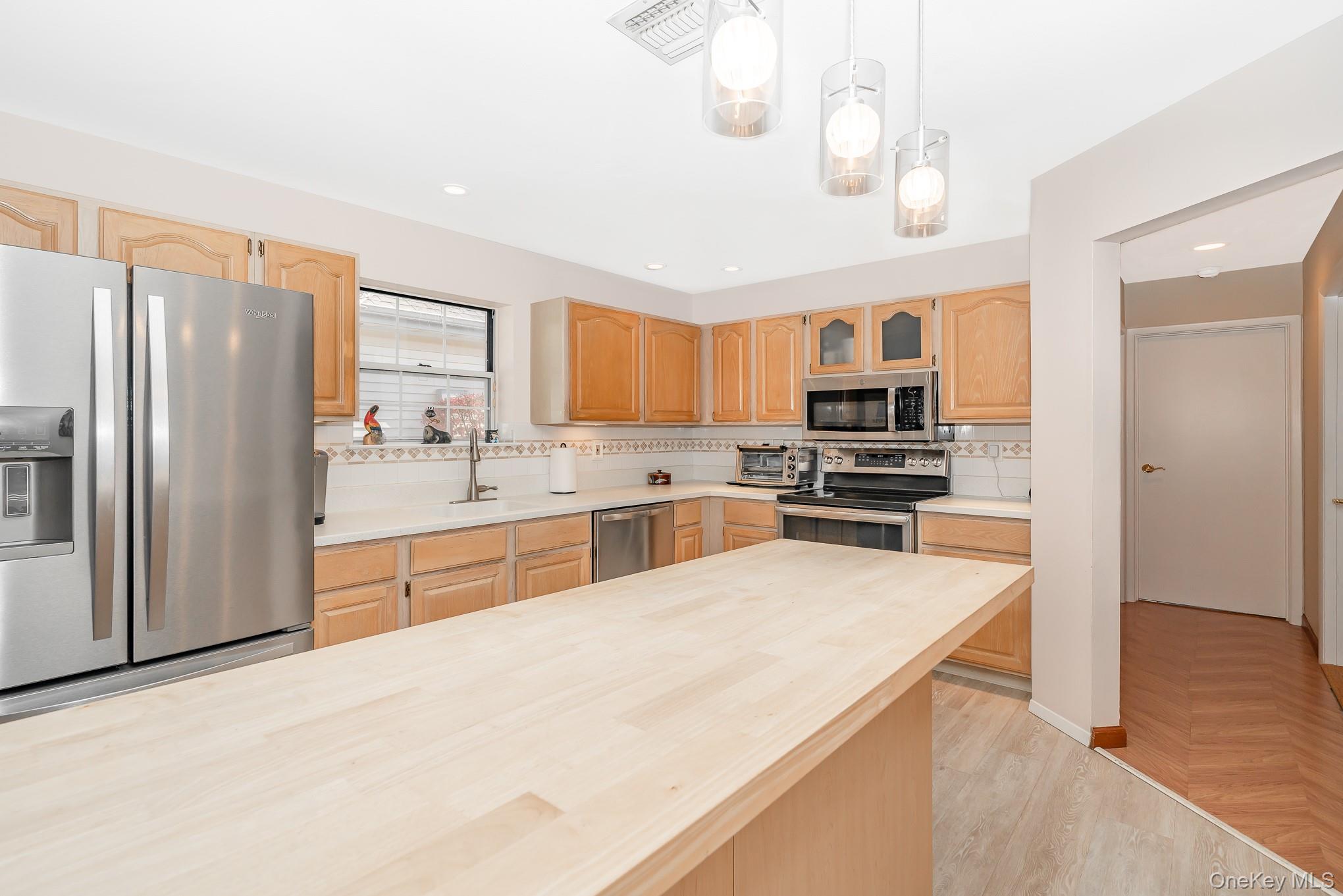 19 Saddlebrook Court, Middle Island, NY 11953