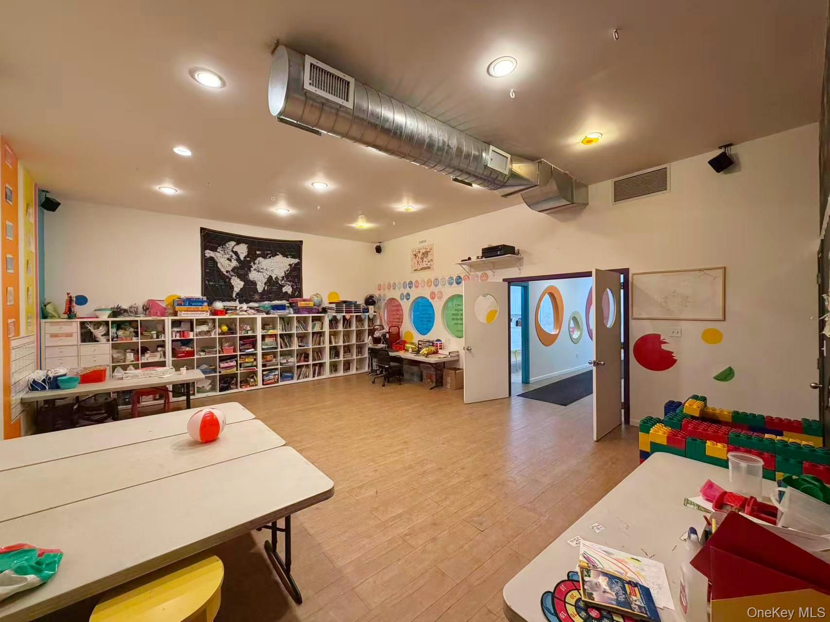 192-11 Union Turnpike, Fresh Meadows, NY 11366