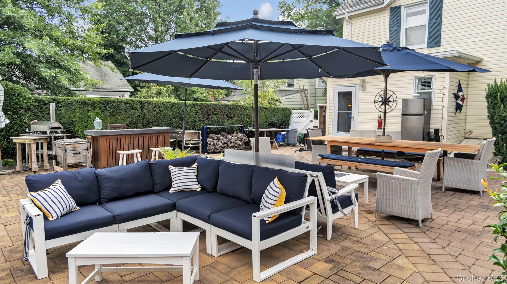 16 Clement Street, Glen Cove, NY 11542