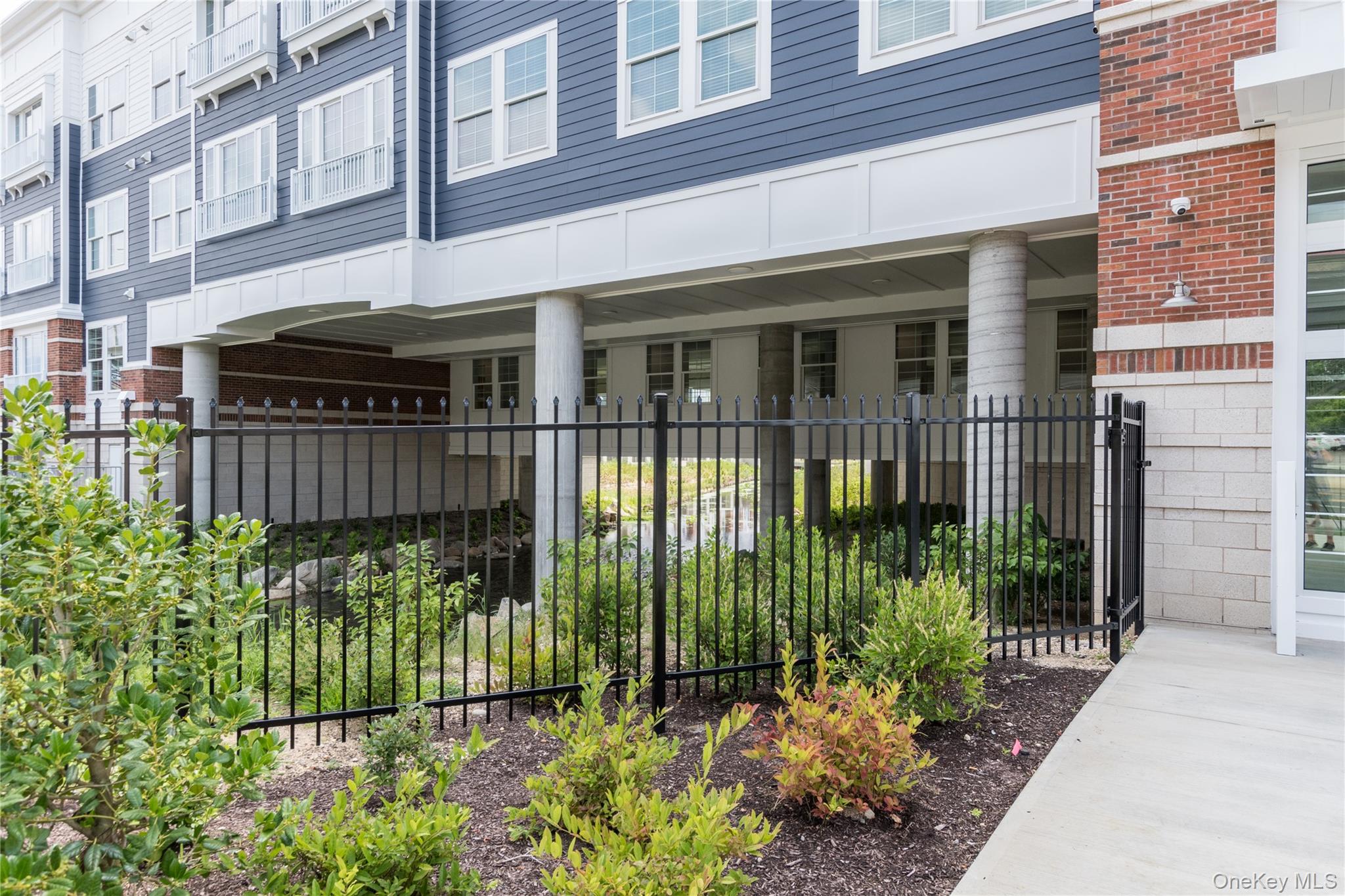 75 E Hoffman Avenue # 1003, Lindenhurst, NY 11757