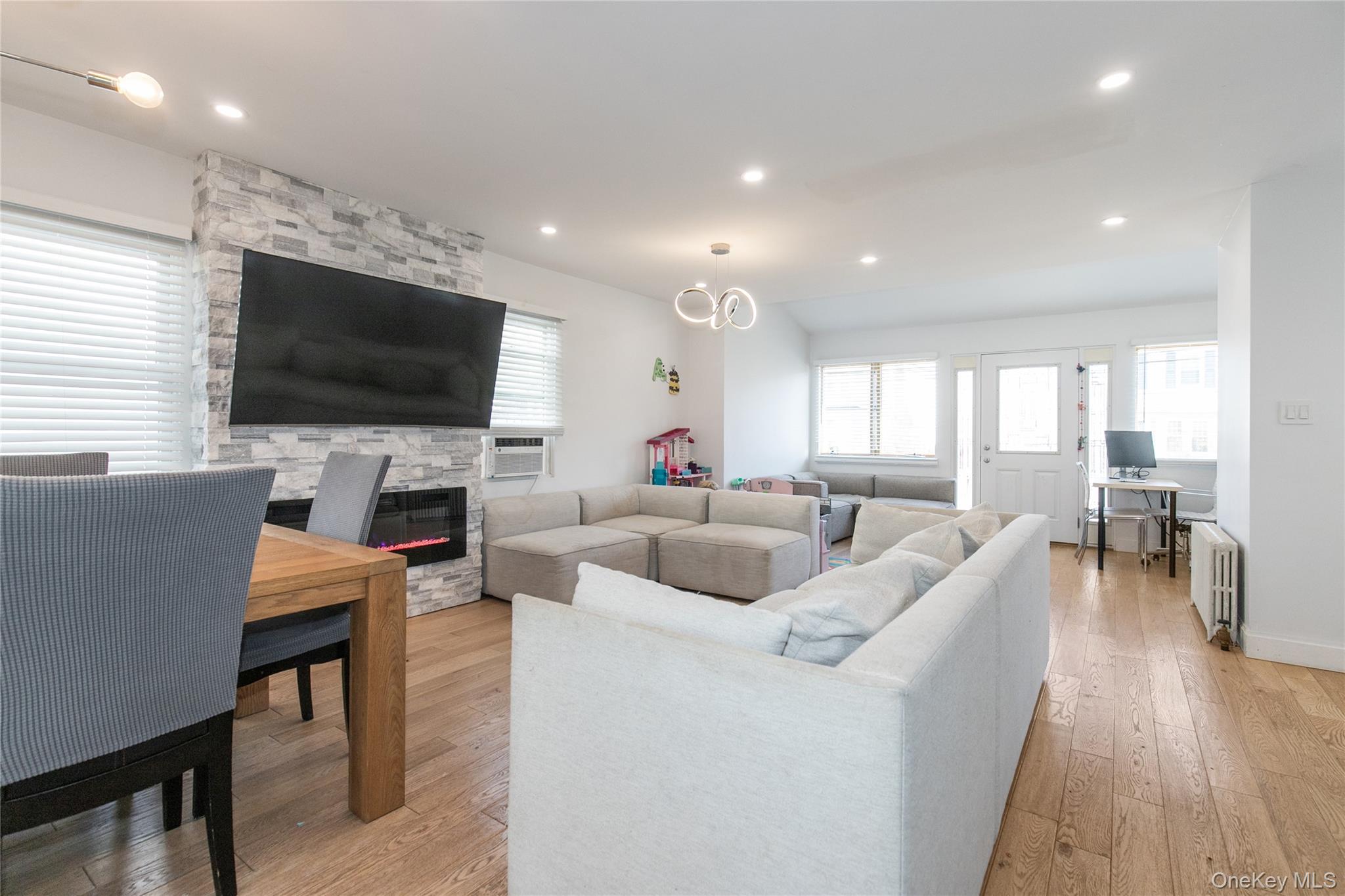 34 Avondale Street, Valley Stream, NY 11581