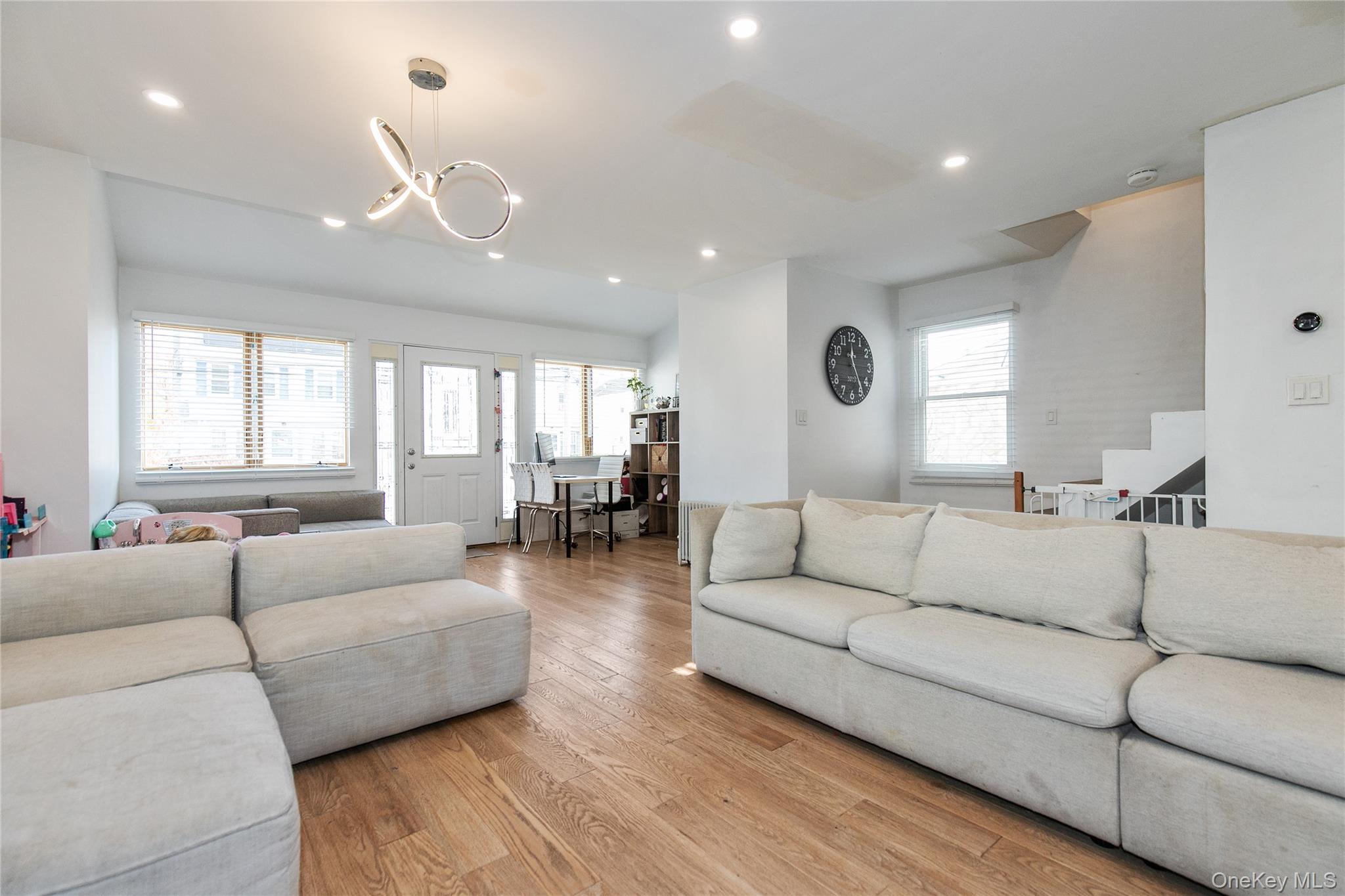 34 Avondale Street, Valley Stream, NY 11581