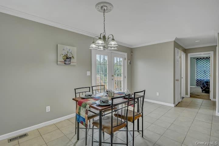 73 Mountain Road, Bloomingburg, NY 12721