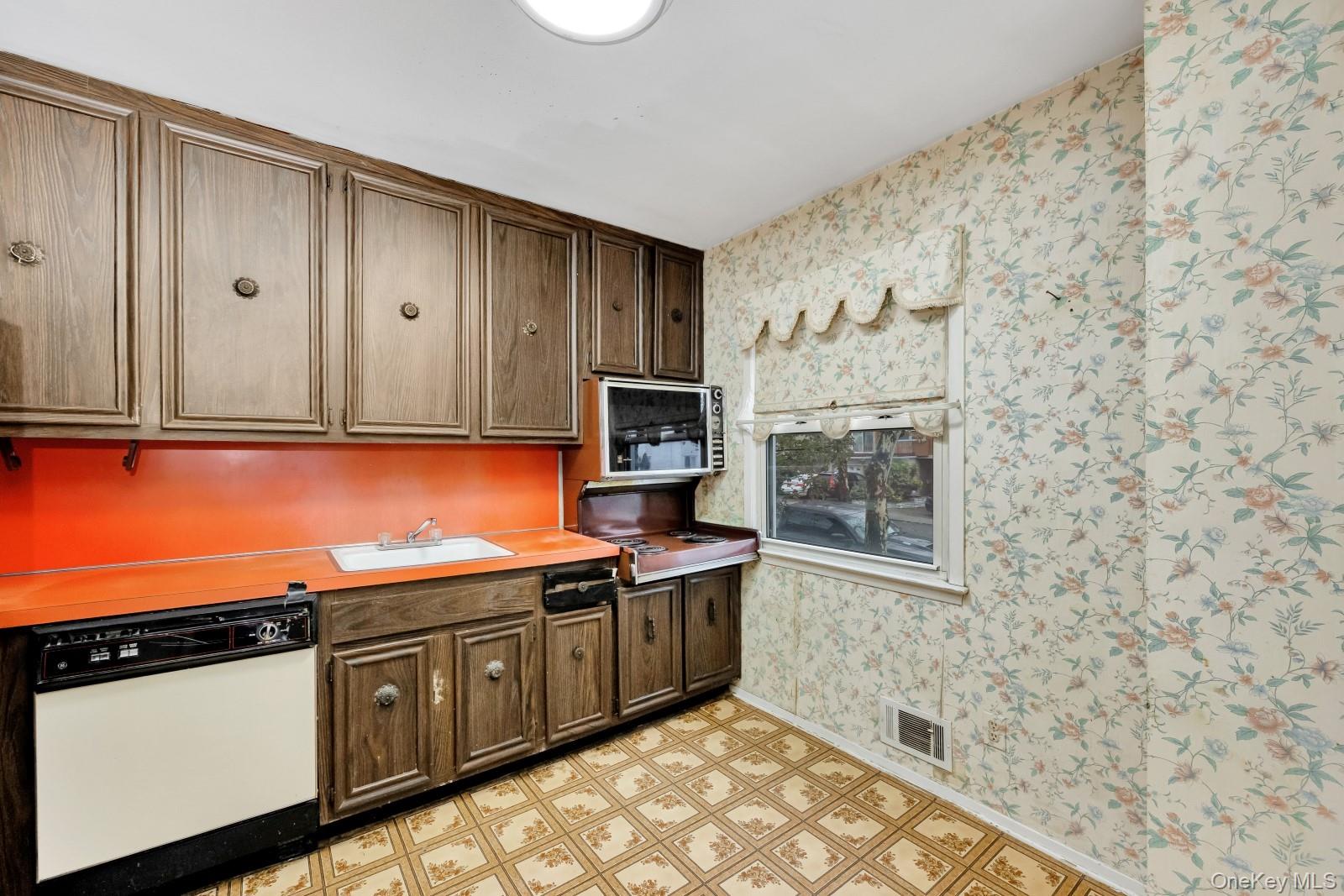 214-14 23rd Avenue, Bayside, NY 11360