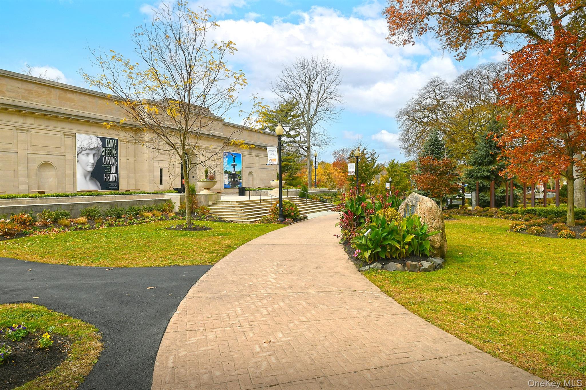 20 Gibson Avenue # 3D, Huntington, NY 11743