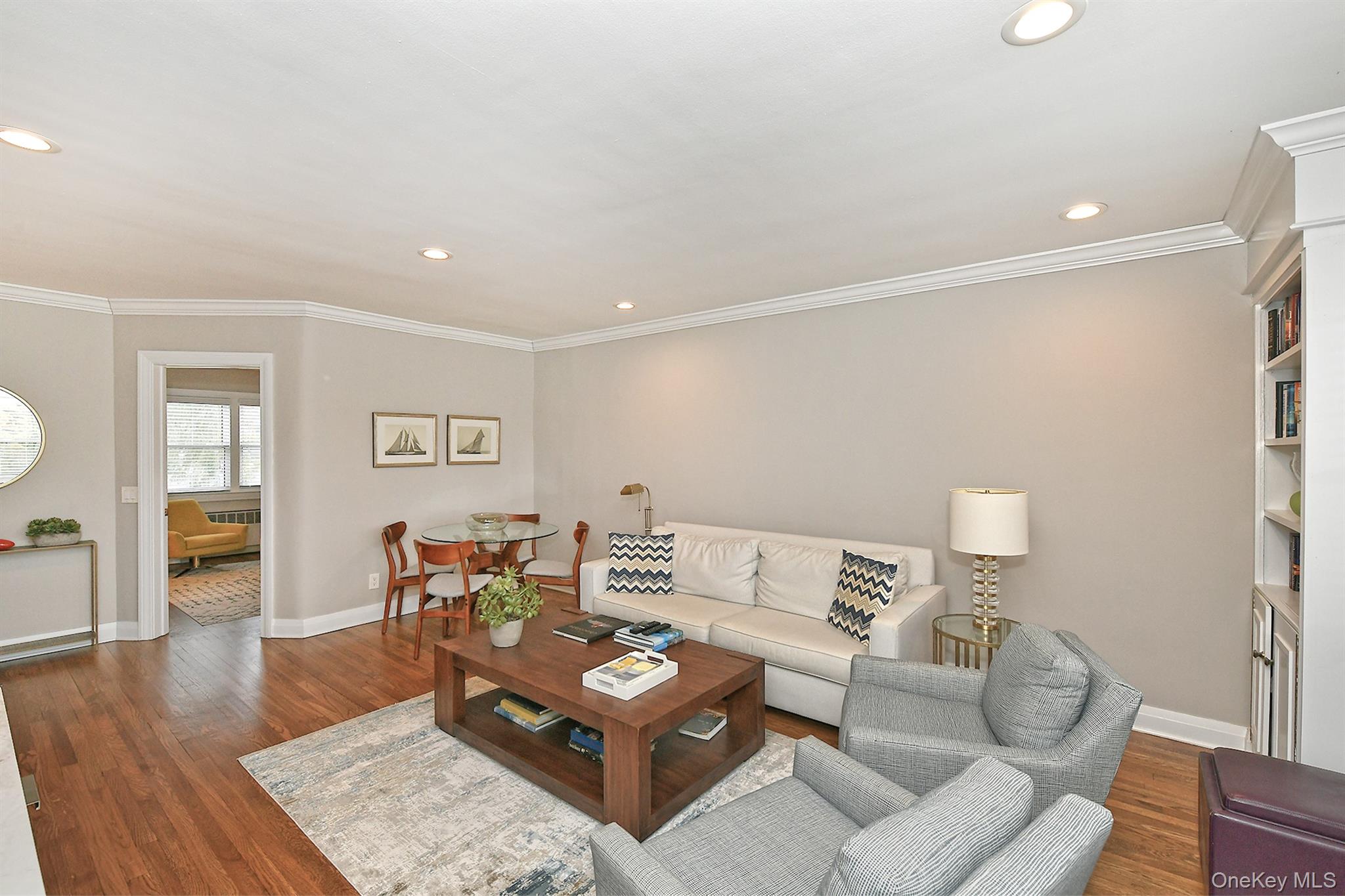 20 Gibson Avenue # 3D, Huntington, NY 11743