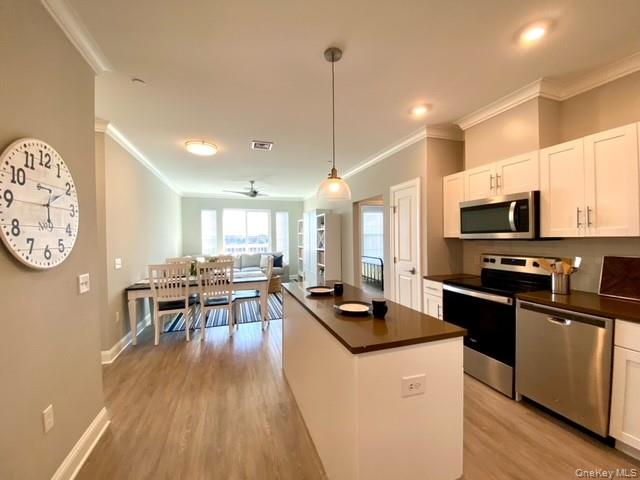 75 E Hoffman Avenue # 2059, Lindenhurst, NY 11757