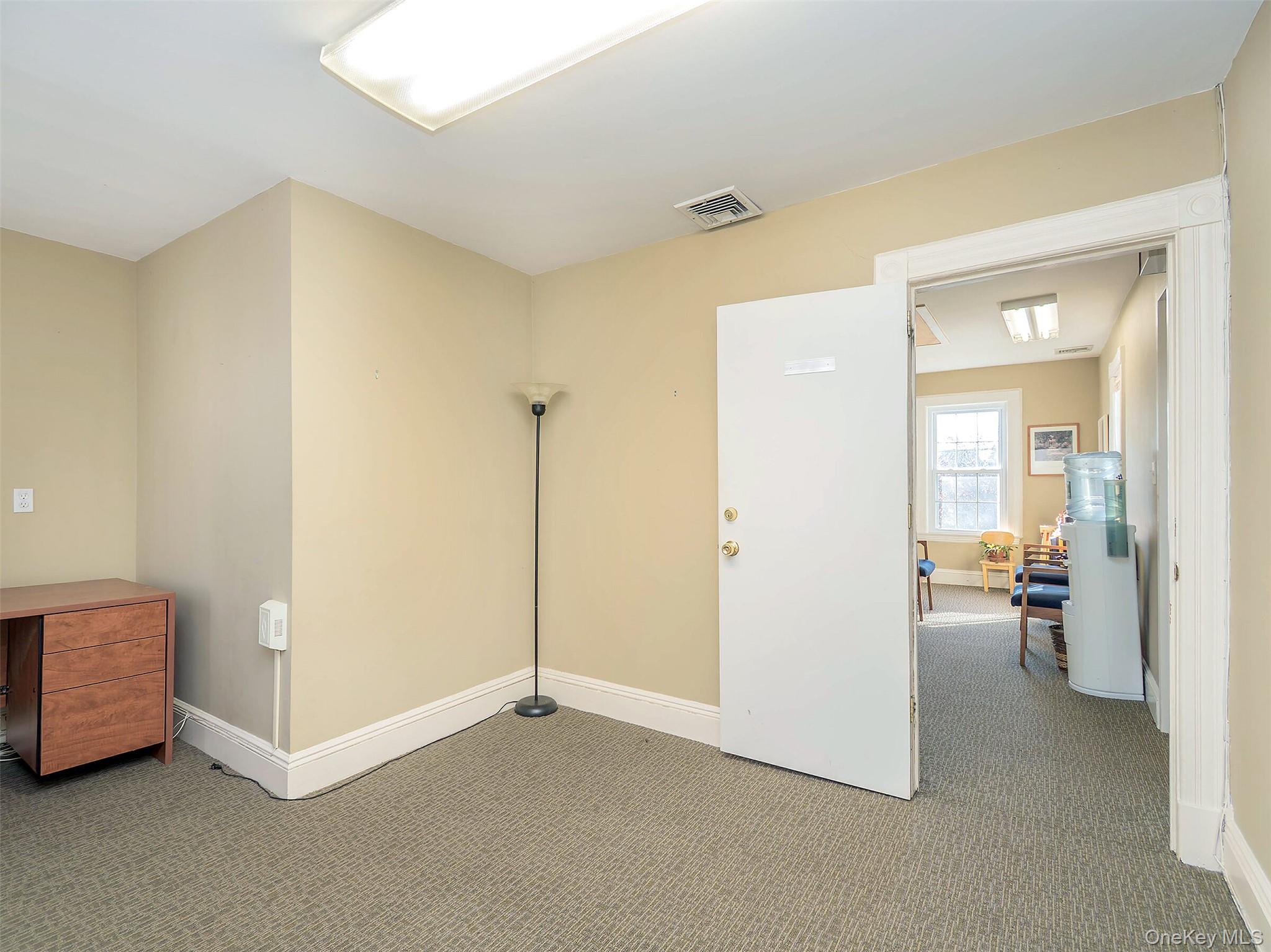 17 S Maryland Avenue, Port Washington, NY 11050