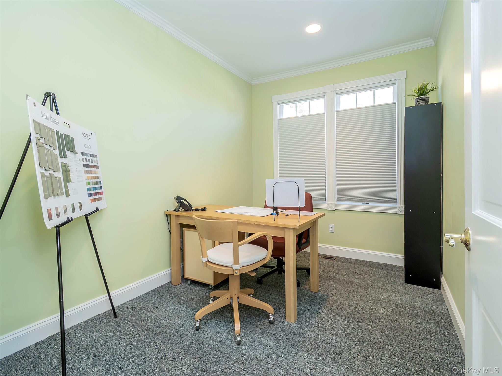 17 S Maryland Avenue, Port Washington, NY 11050