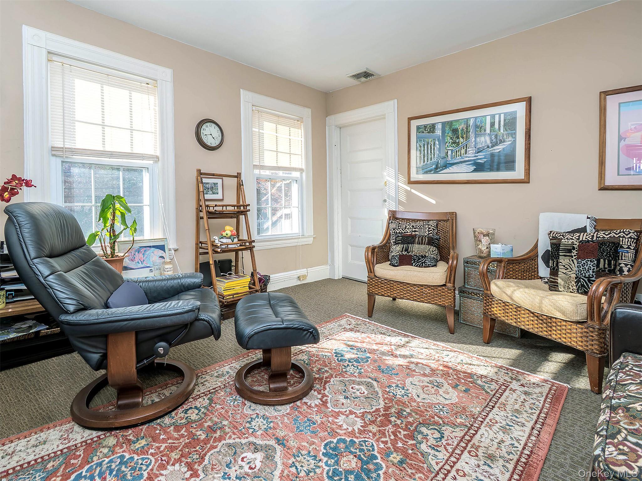 17 S Maryland Avenue, Port Washington, NY 11050