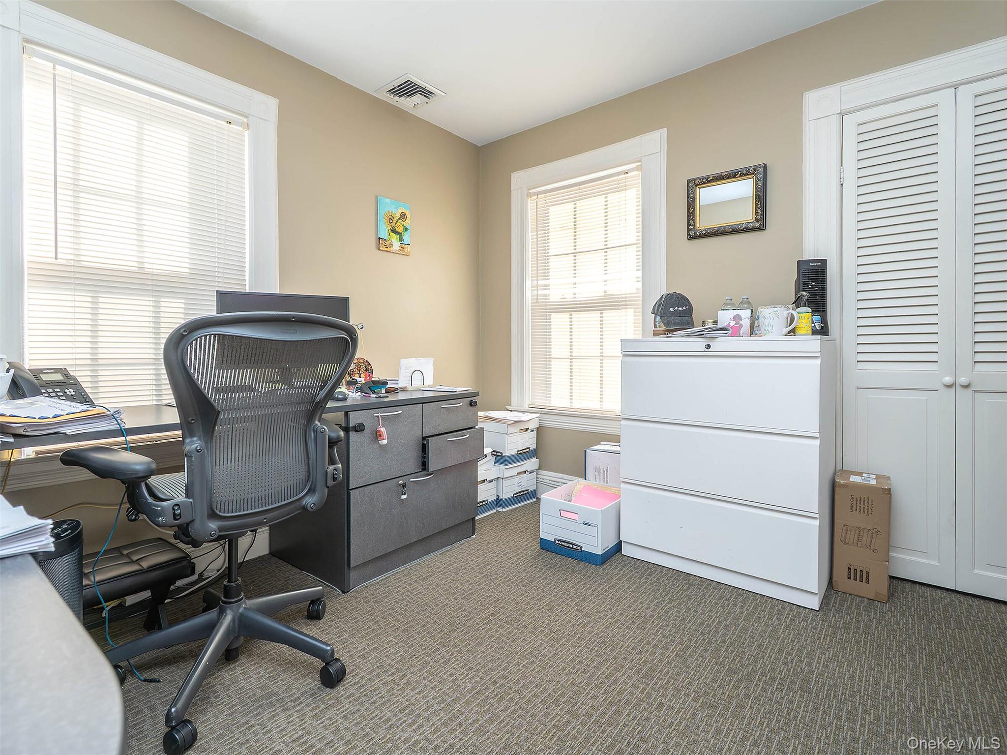 17 S Maryland Avenue, Port Washington, NY 11050