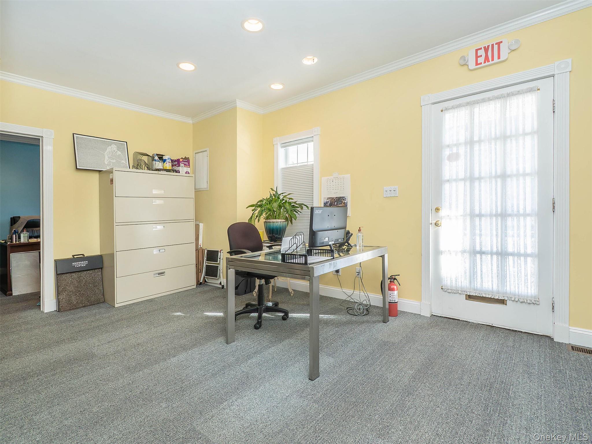 17 S Maryland Avenue, Port Washington, NY 11050