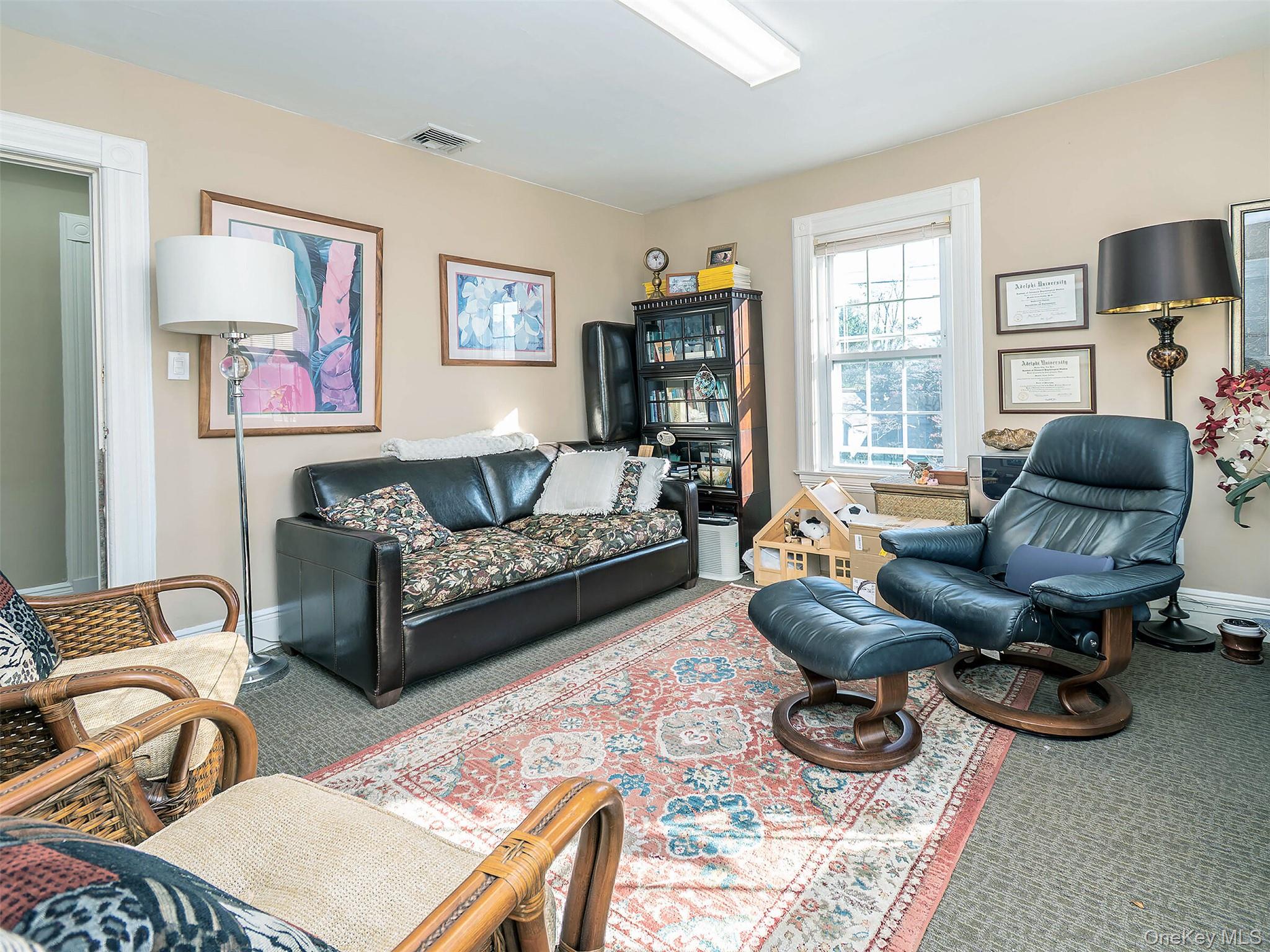 17 S Maryland Avenue, Port Washington, NY 11050