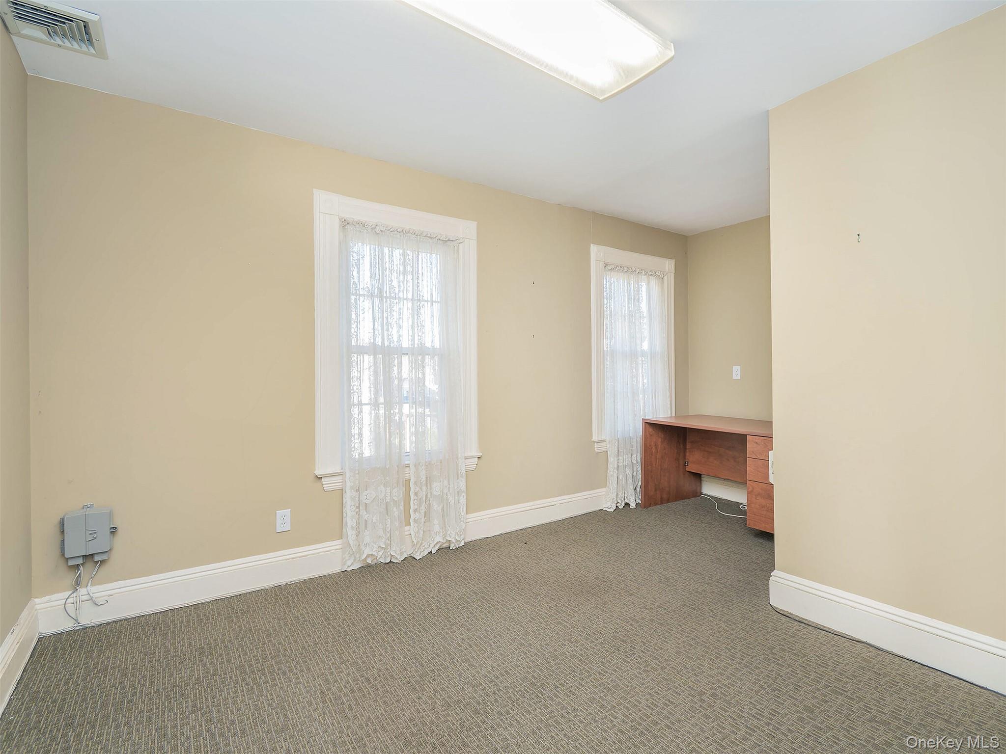 17 S Maryland Avenue, Port Washington, NY 11050