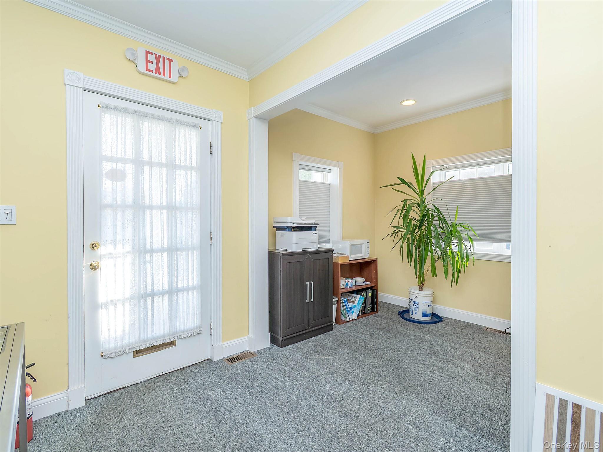 17 S Maryland Avenue, Port Washington, NY 11050