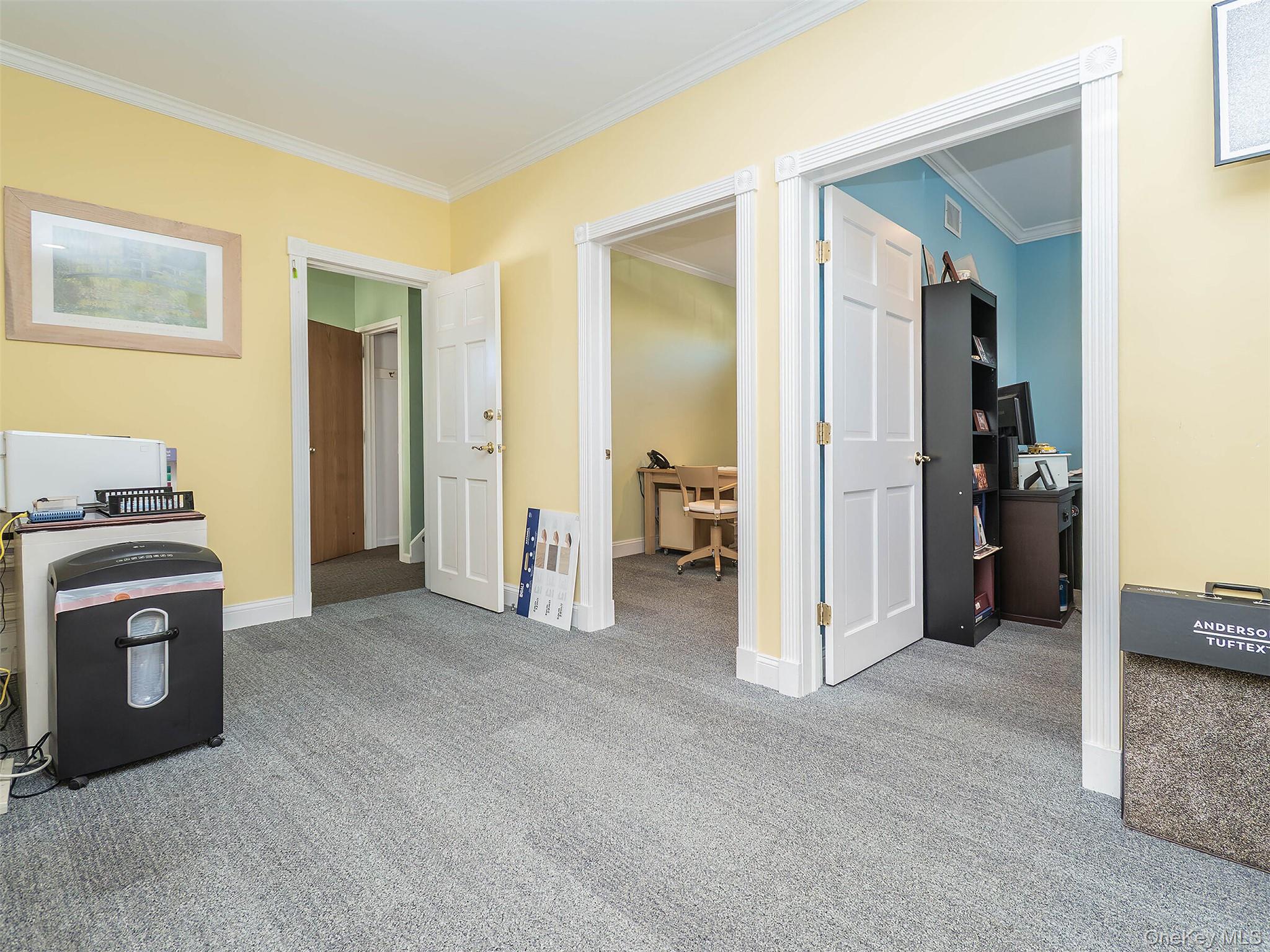 17 S Maryland Avenue, Port Washington, NY 11050