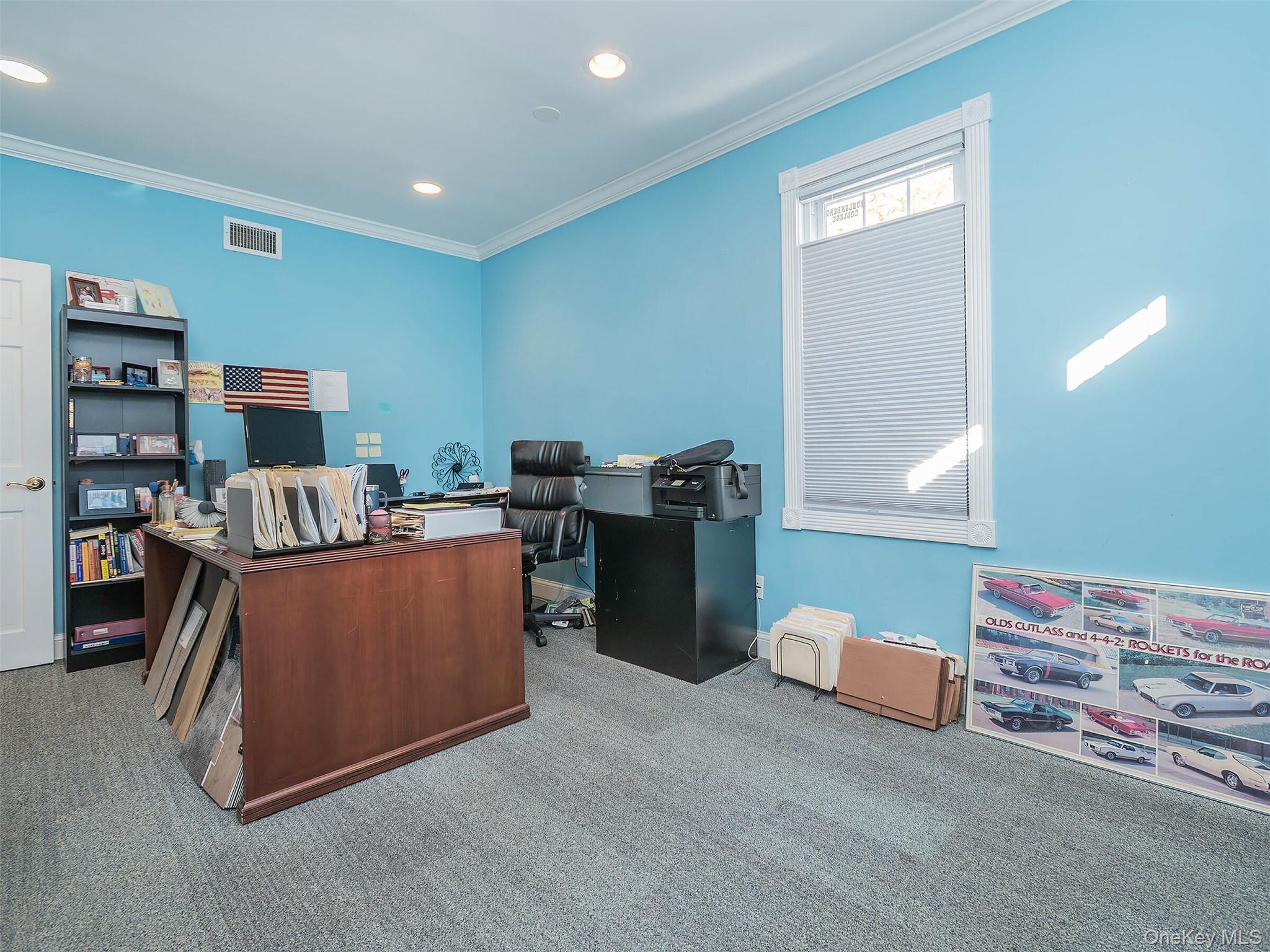 17 S Maryland Avenue, Port Washington, NY 11050