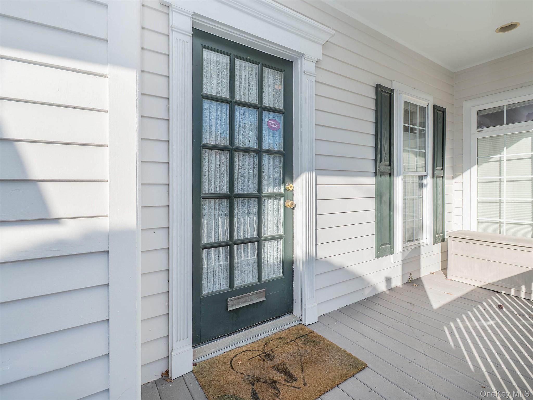 17 S Maryland Avenue, Port Washington, NY 11050