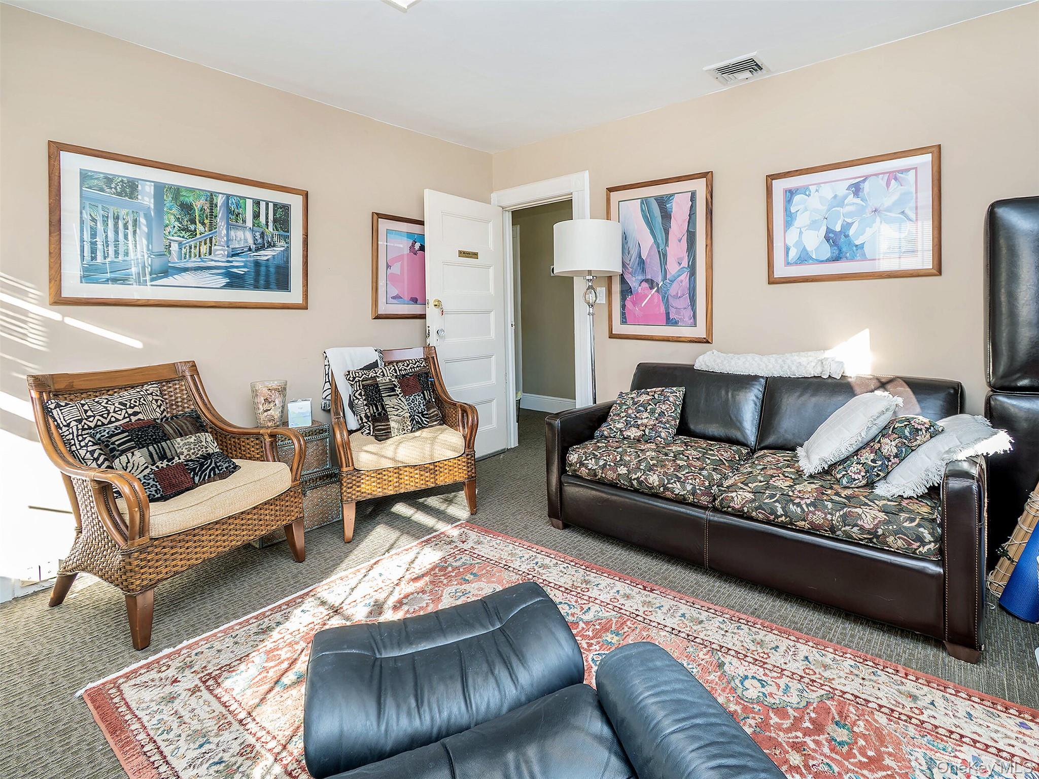 17 S Maryland Avenue, Port Washington, NY 11050