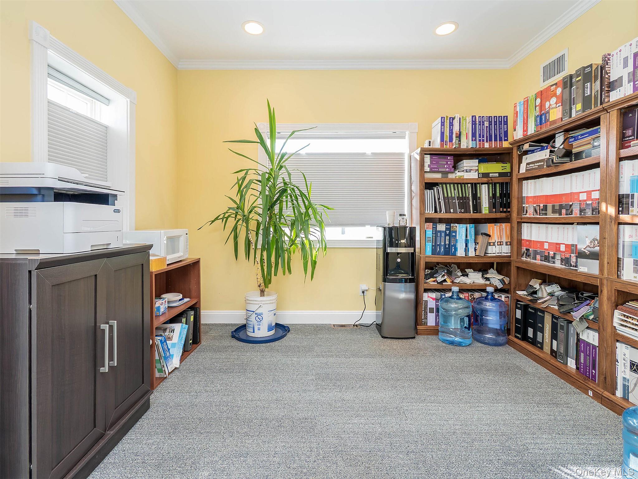 17 S Maryland Avenue, Port Washington, NY 11050